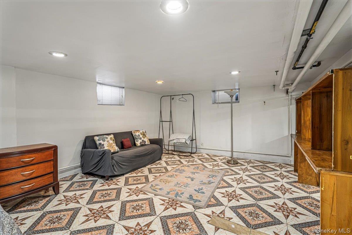 Single Family 25th Avenue Queens, NY 11357, MLS-1031900-19