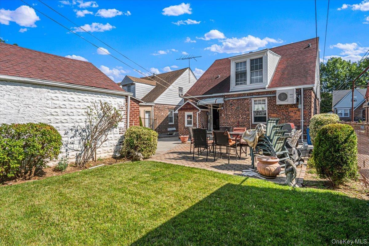 Single Family 25th Avenue Queens, NY 11357, MLS-1031900-31