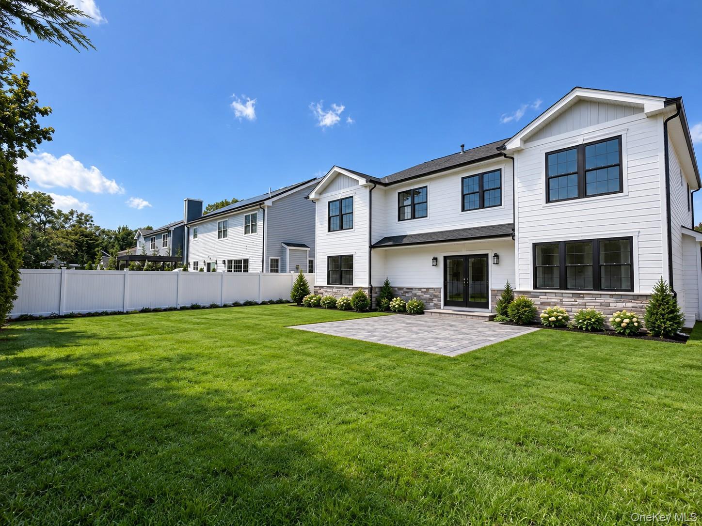 Single Family Silverton Avenue  Nassau County, NY 11793, MLS-1031916-15