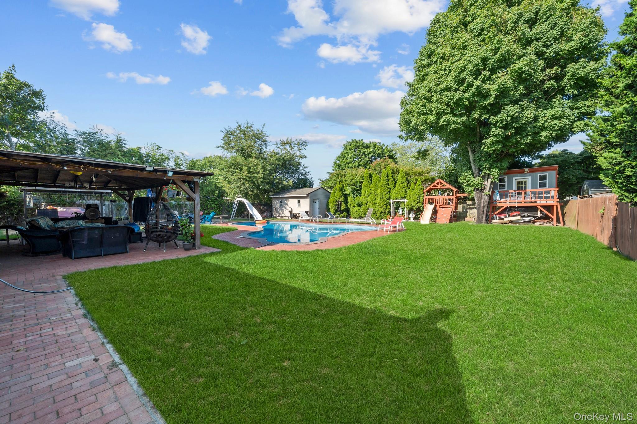 Single Family Sprat Street  Suffolk County, NY 11763, MLS-1031946-12