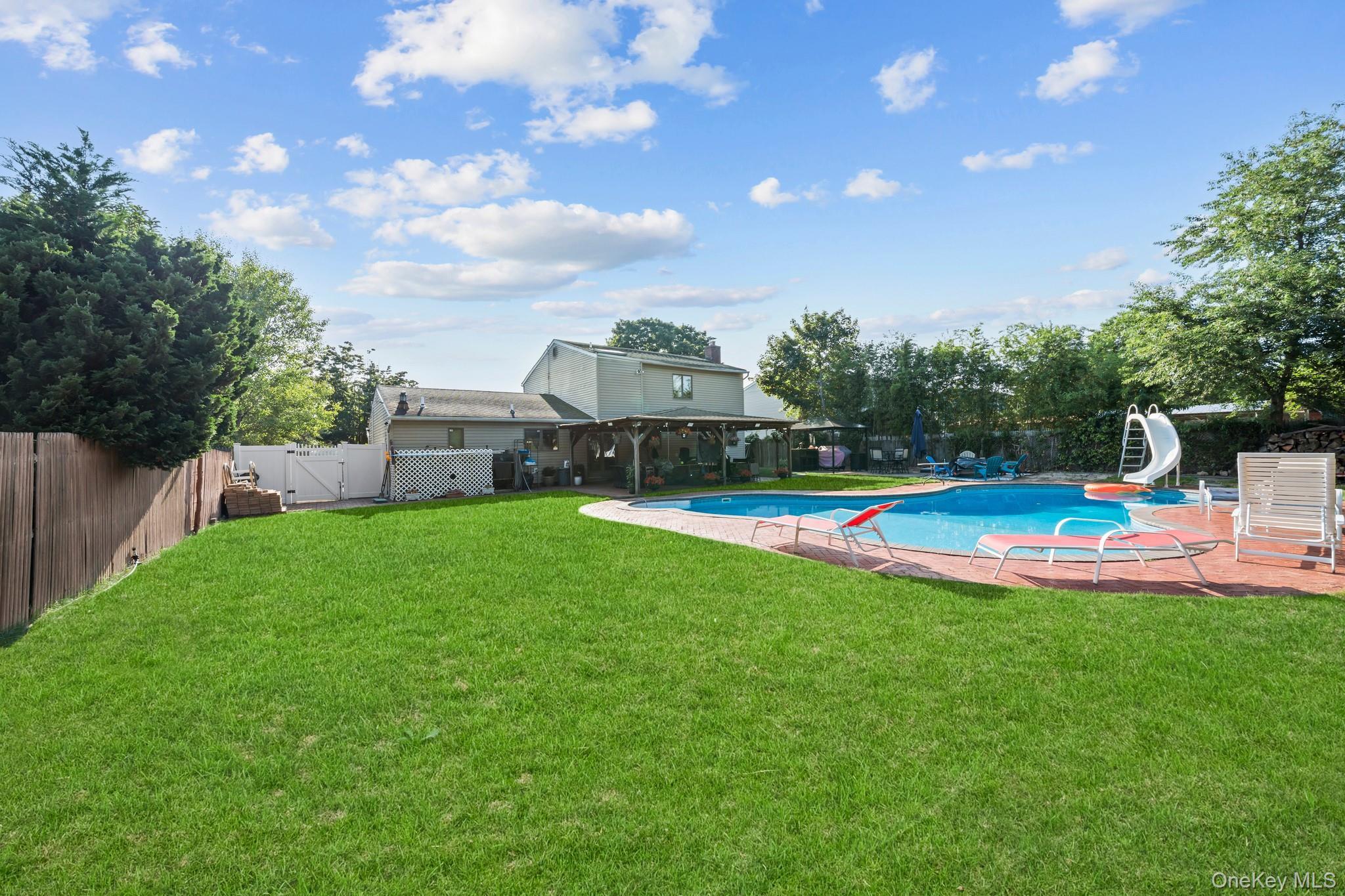 Single Family Sprat Street  Suffolk County, NY 11763, MLS-1031946-13