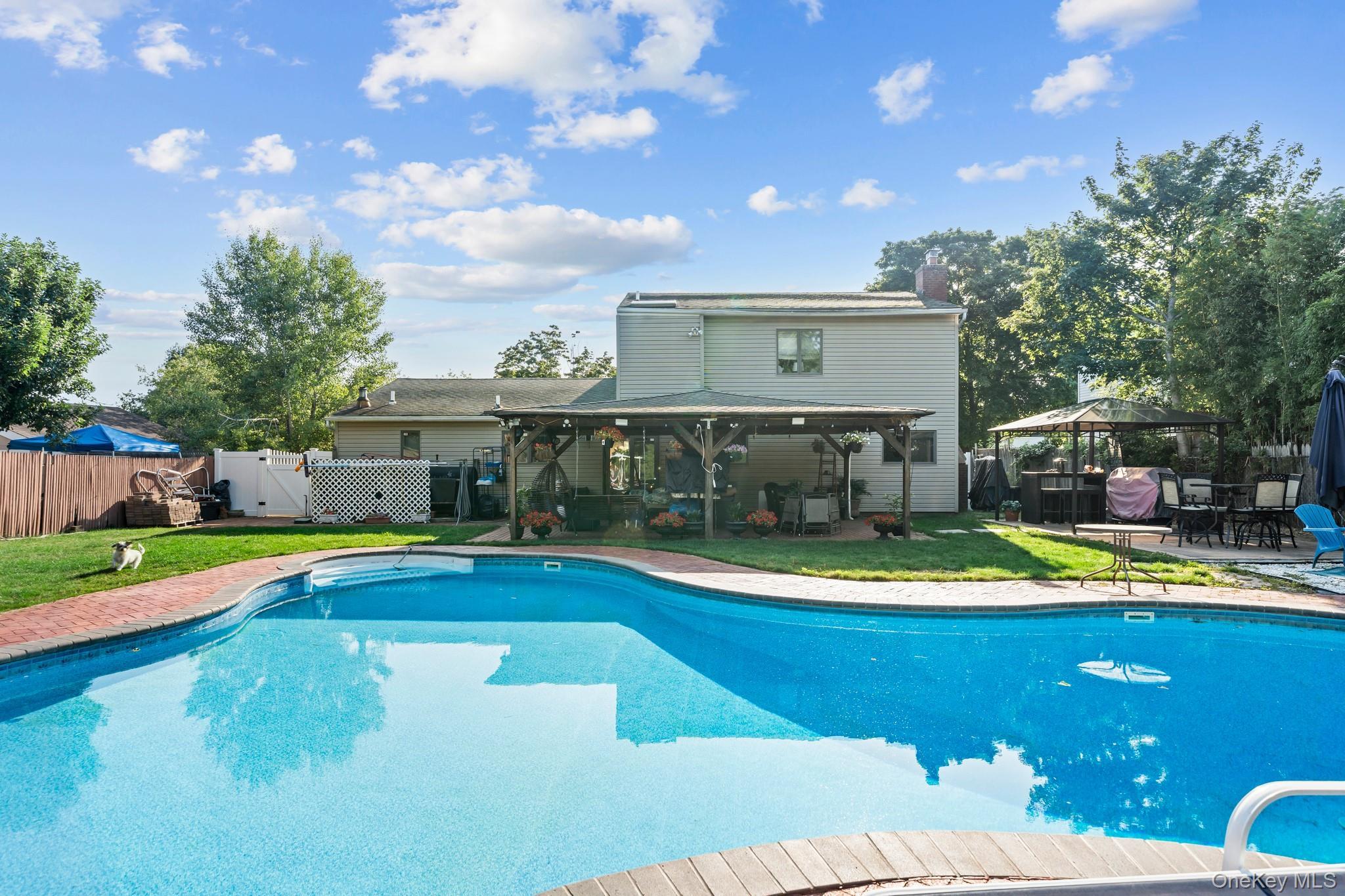 Single Family Sprat Street  Suffolk County, NY 11763, MLS-1031946-15