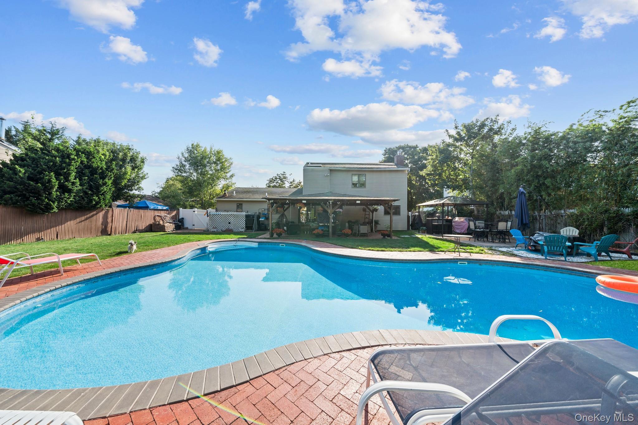 Single Family Sprat Street  Suffolk County, NY 11763, MLS-1031946-16
