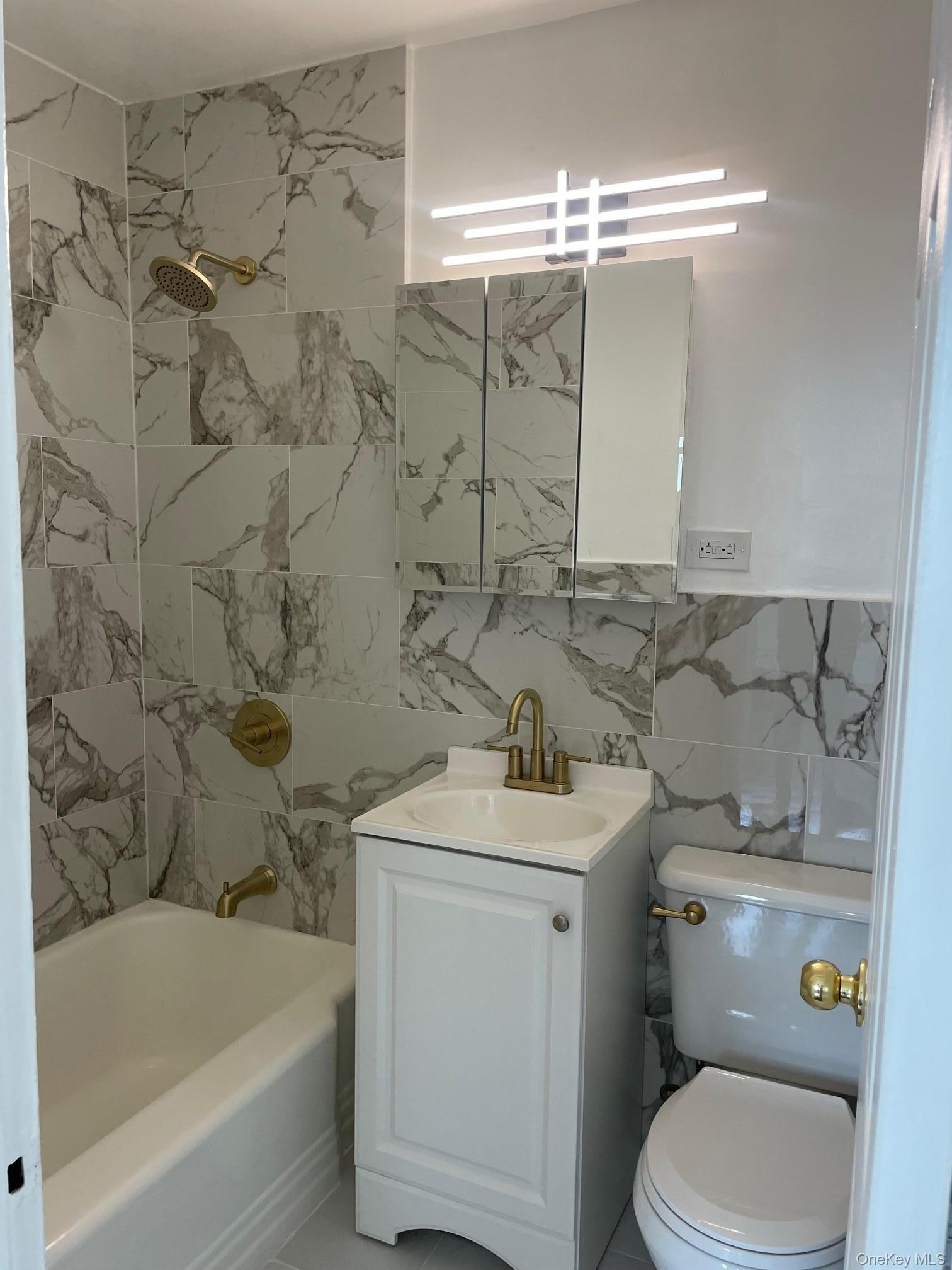 Apartment Highland Avenue  Queens, NY 11432, MLS-1031951-7