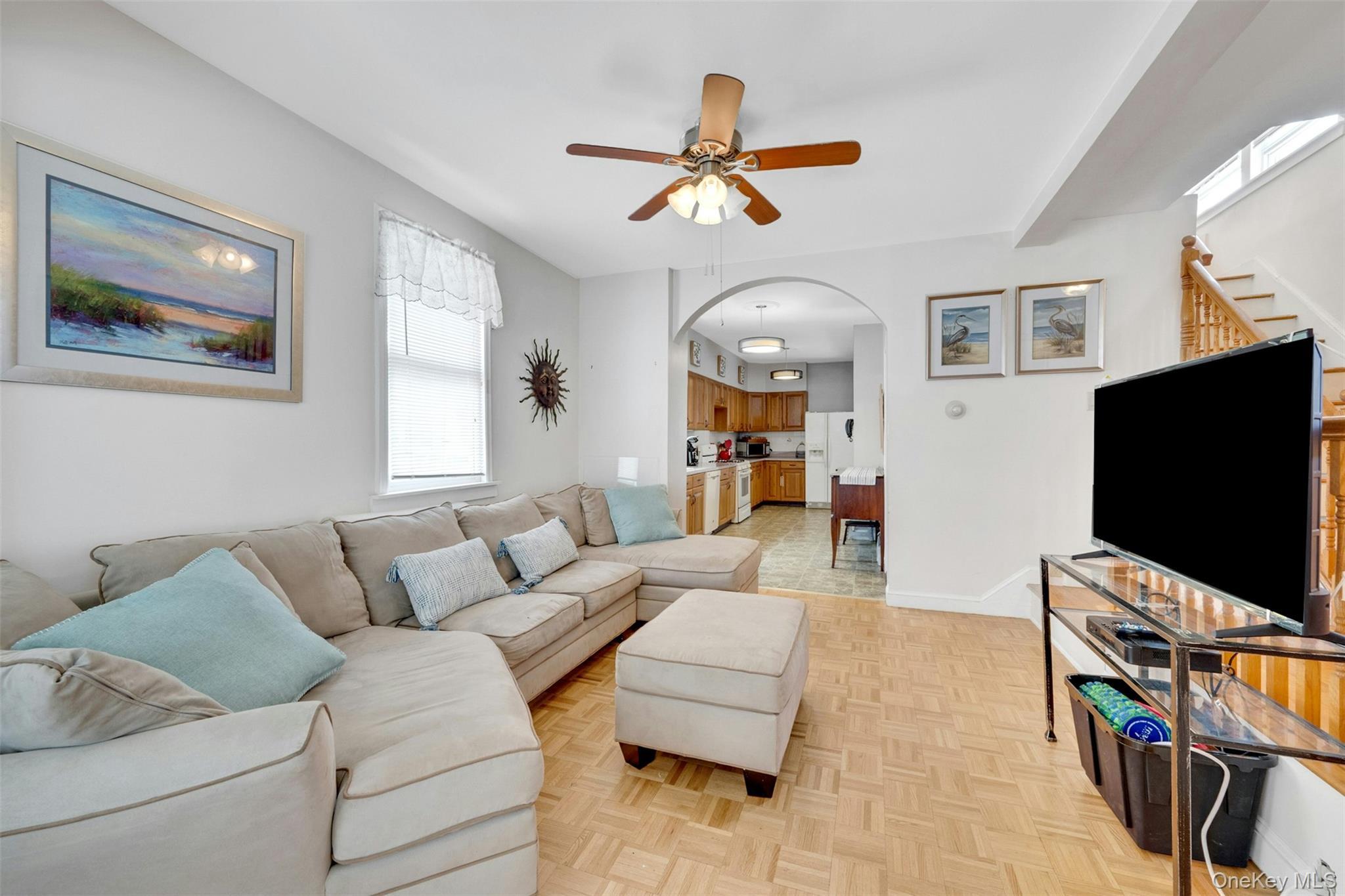 Single Family Research Avenue Bronx, NY 10465, MLS-1031969-4