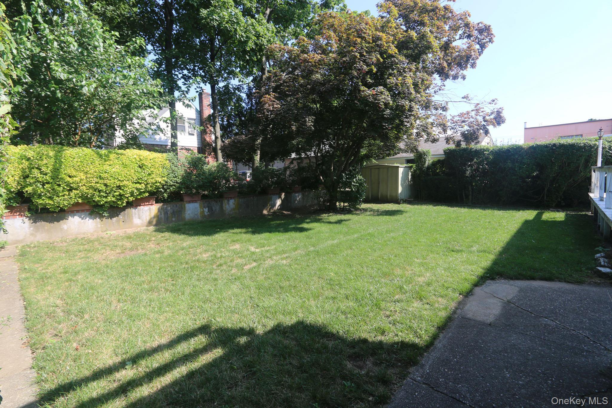 Single Family Ivanhoe Place  Nassau County, NY 11580, MLS-1031979-12