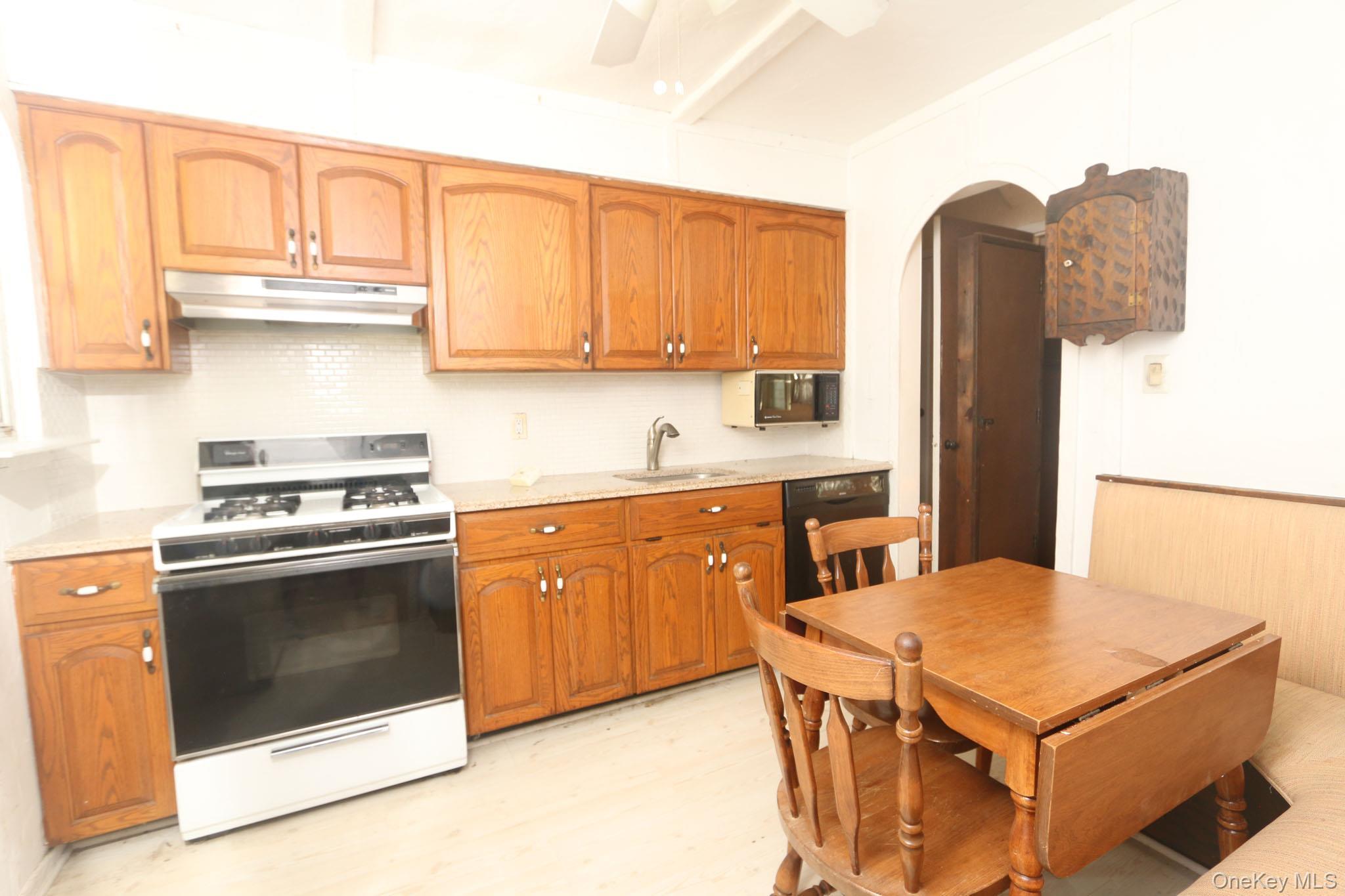 Single Family Ivanhoe Place Nassau County, NY 11580, MLS-1031979-3