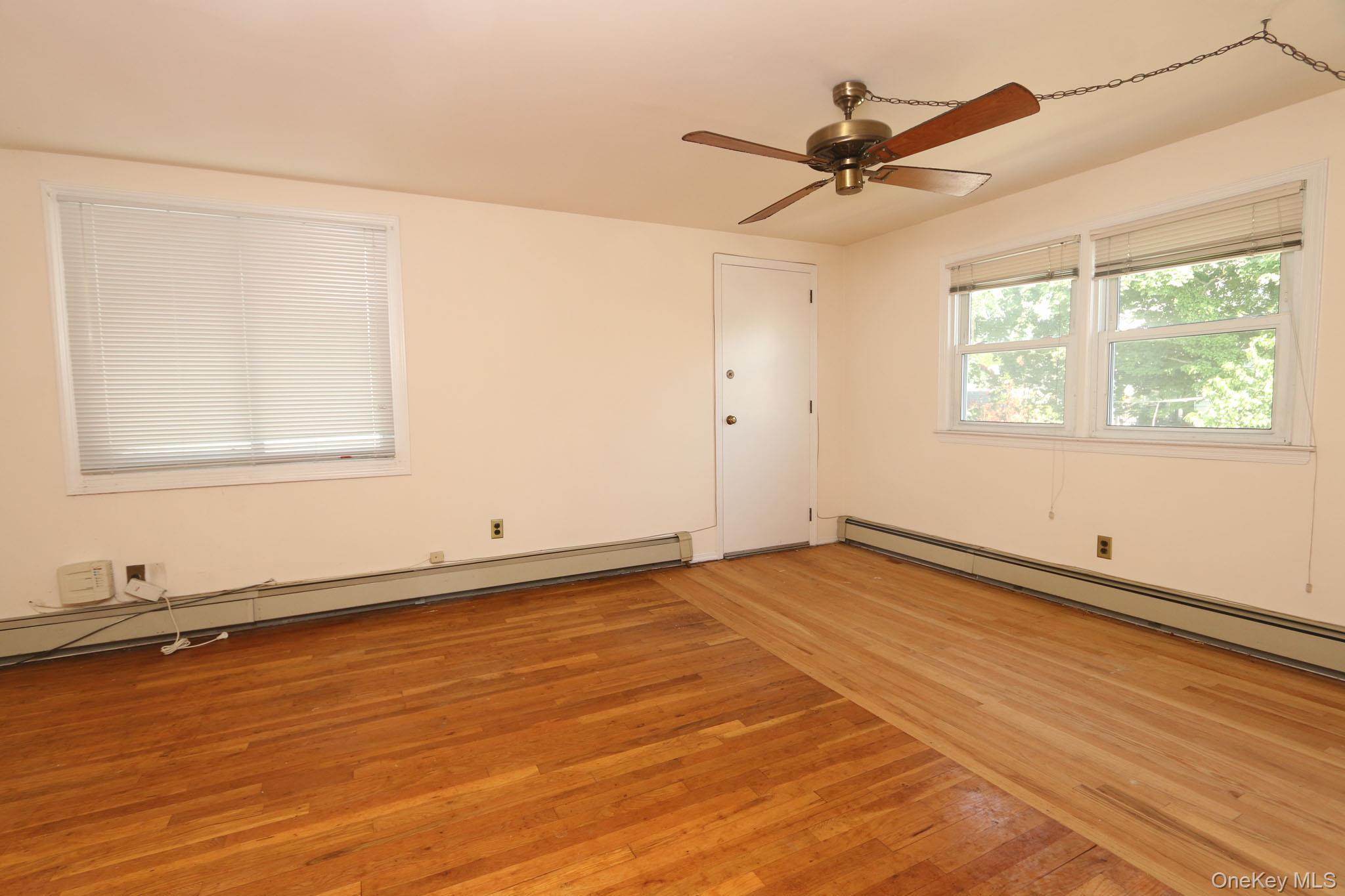 Single Family Ivanhoe Place Nassau County, NY 11580, MLS-1031979-7
