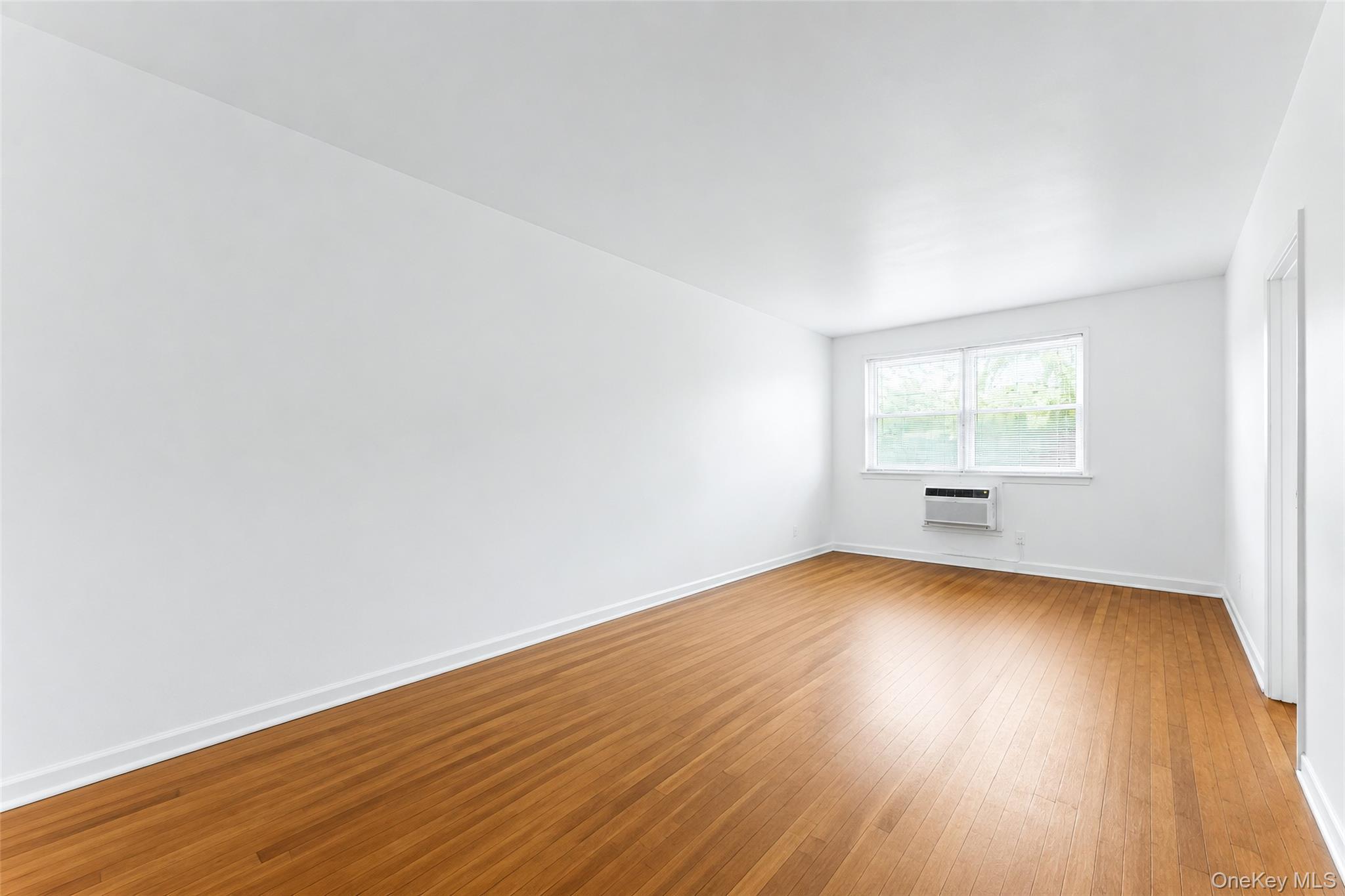 Single Family 235 Street  Queens, NY 11363, MLS-1032001-15