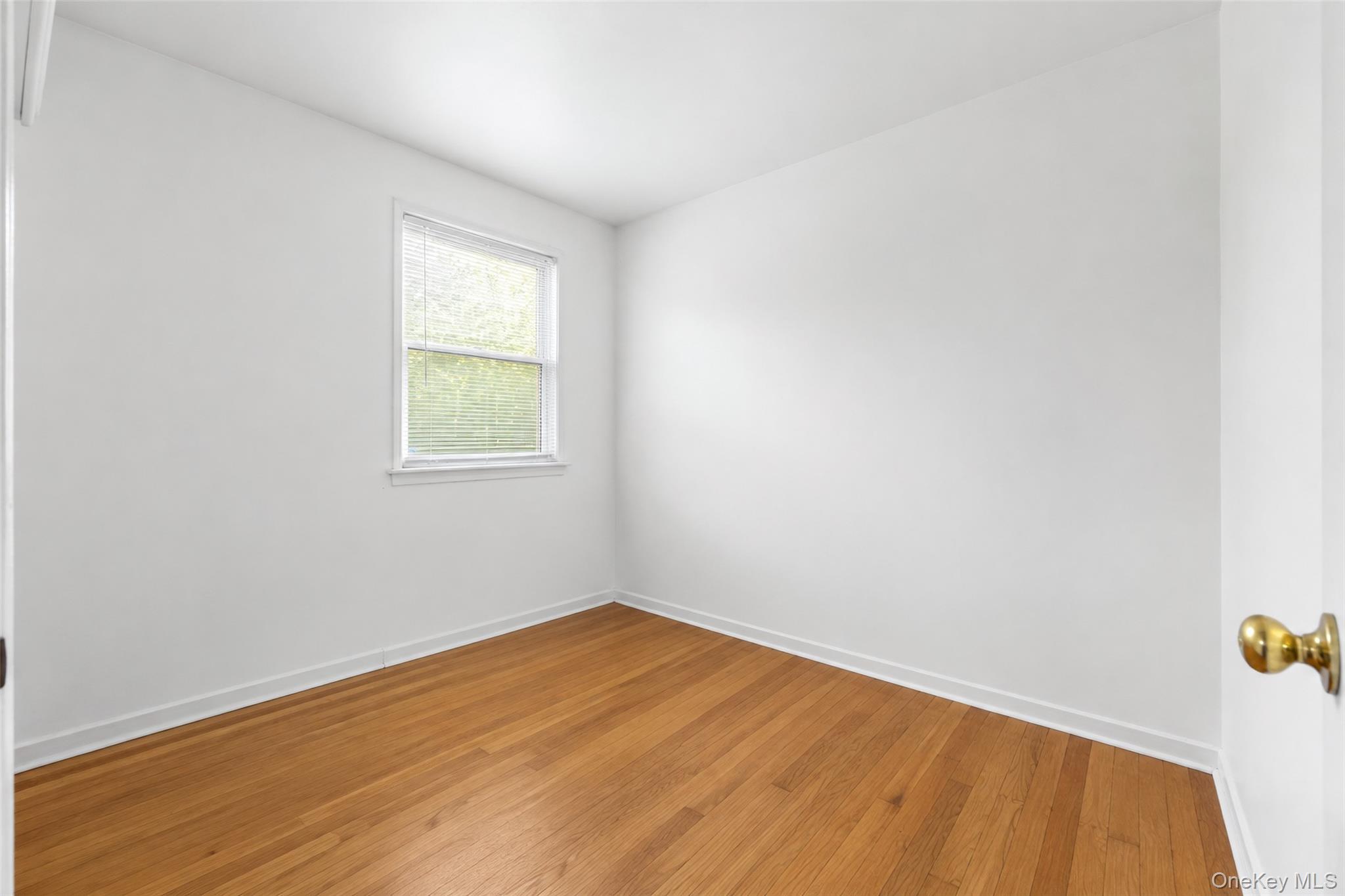 Single Family 235 Street  Queens, NY 11363, MLS-1032001-17