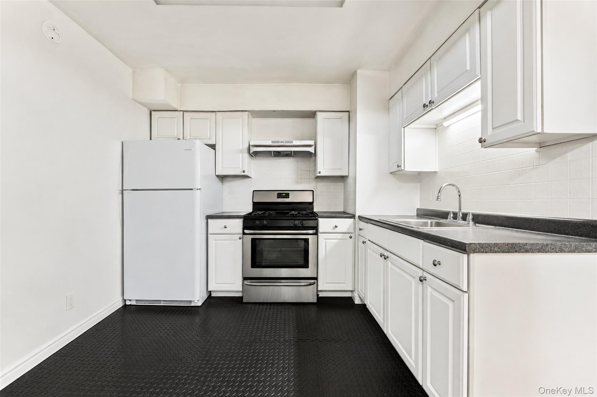 Single Family 235 Street  Queens, NY 11363, MLS-1032001-19