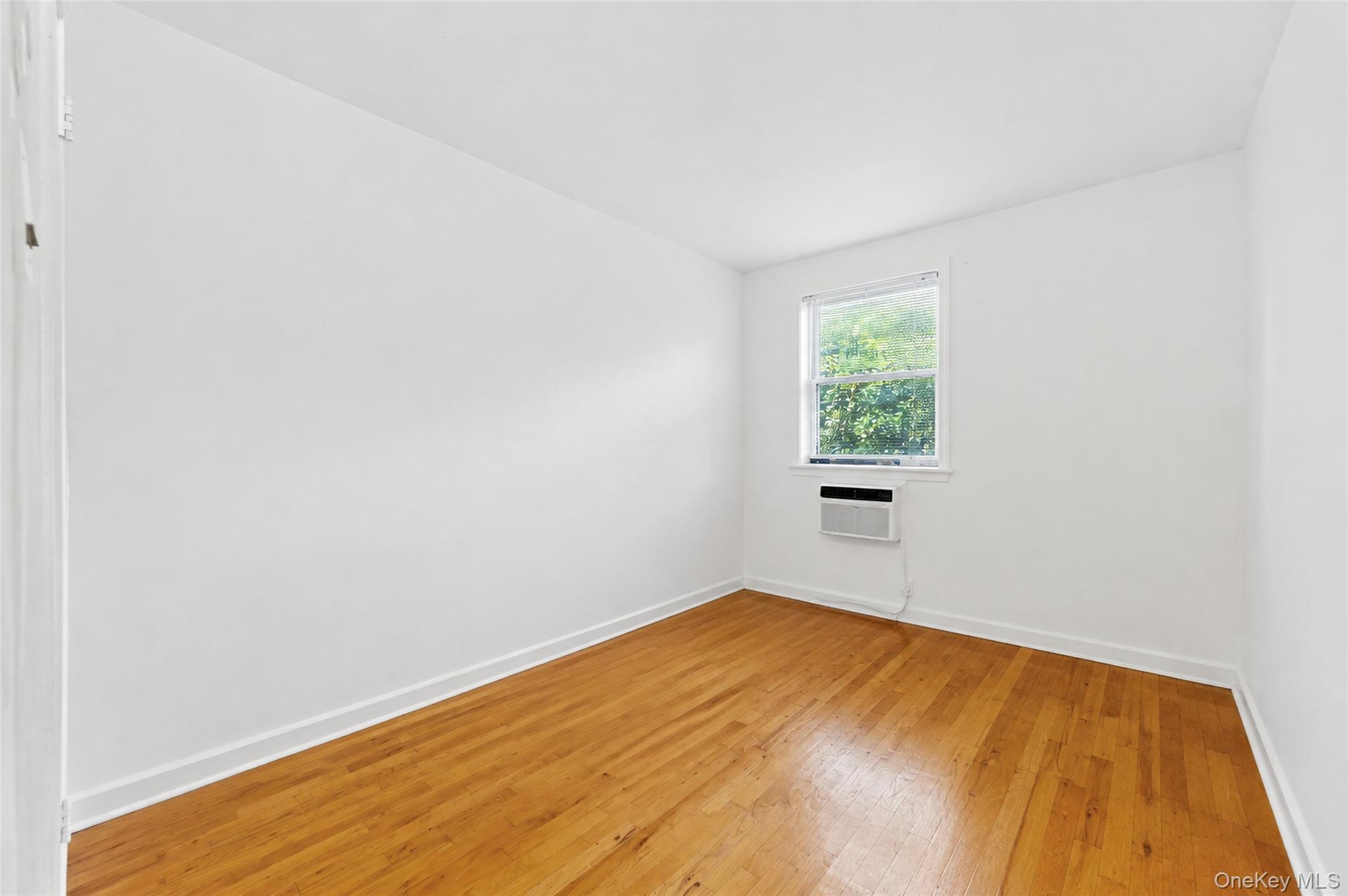 Single Family 235 Street  Queens, NY 11363, MLS-1032001-22