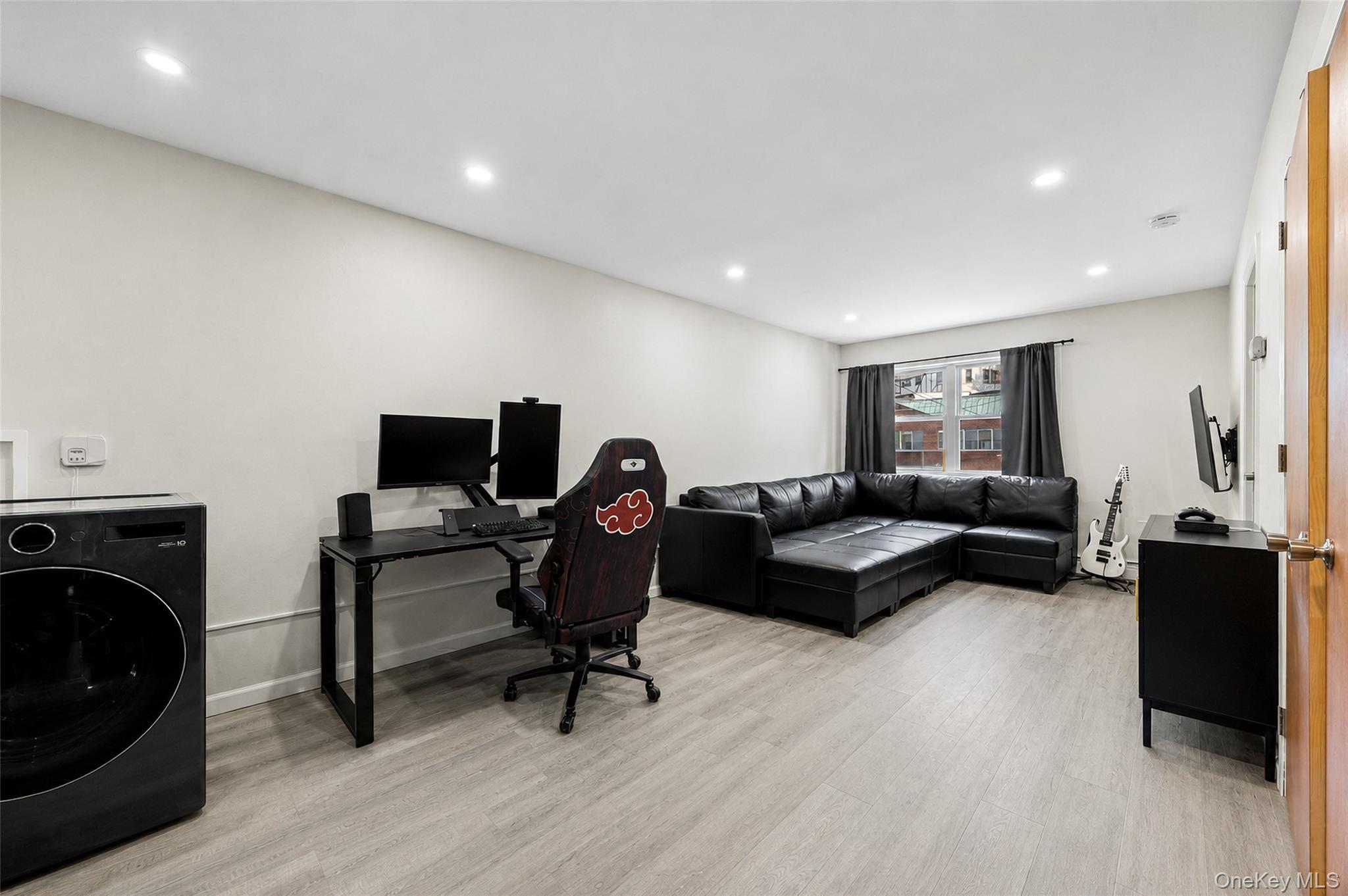 Single Family 235 Street  Queens, NY 11363, MLS-1032001-25