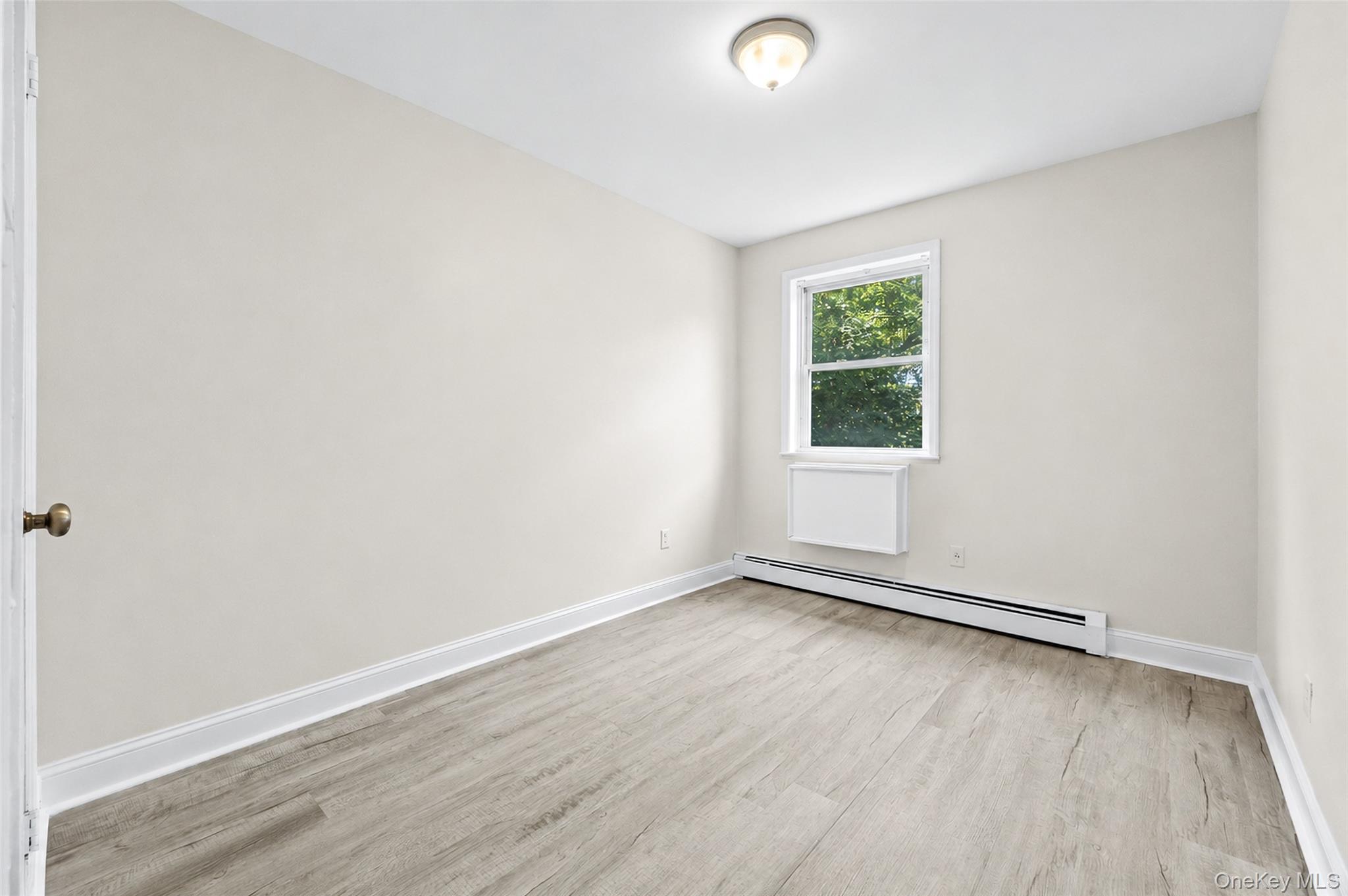 Single Family 235 Street  Queens, NY 11363, MLS-1032001-33