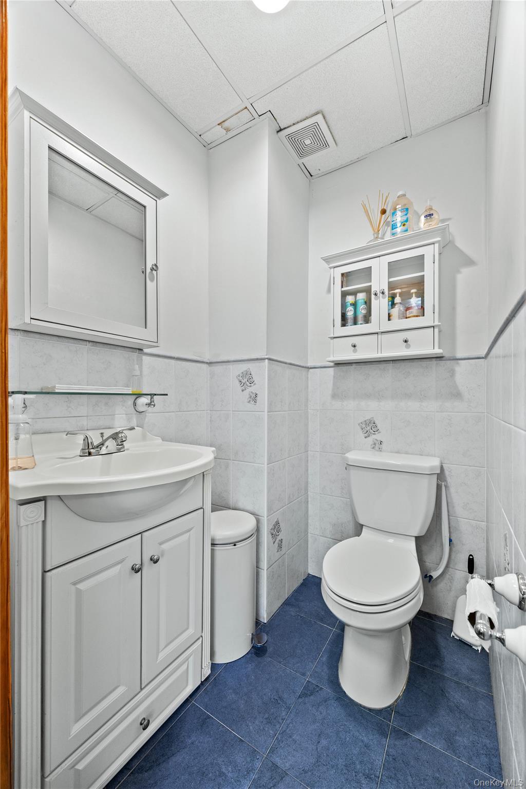 Single Family 235 Street  Queens, NY 11363, MLS-1032001-7