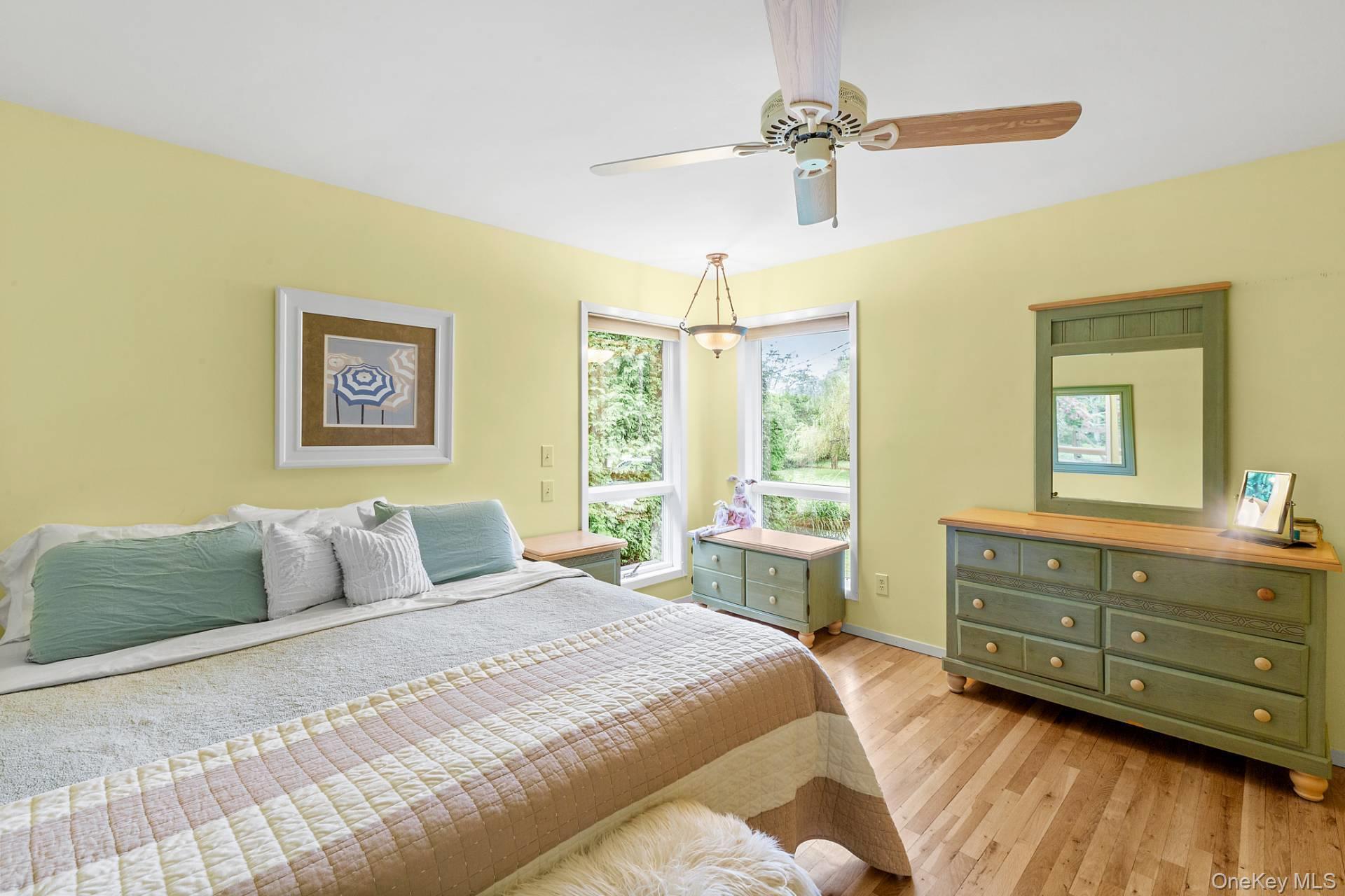 Single Family Hoover Court  Suffolk County, NY 11954, MLS-1032010-6