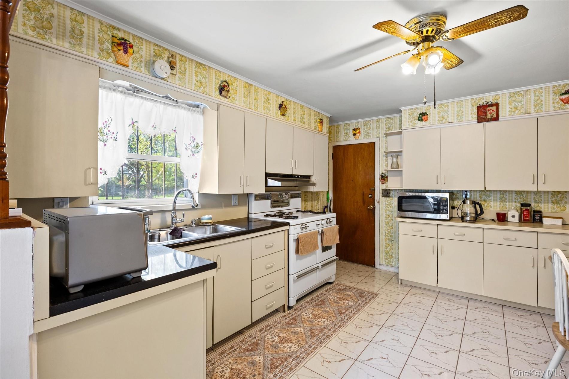Single Family 122nd Street Queens, NY 11420, MLS-1032017-25