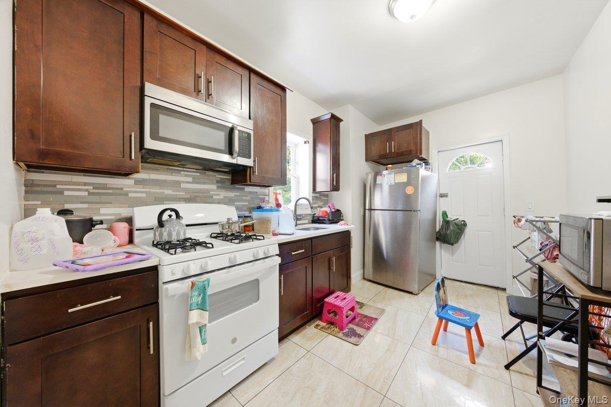 Single Family Bronx Boulevard Bronx, NY 10470, MLS-1032037-11