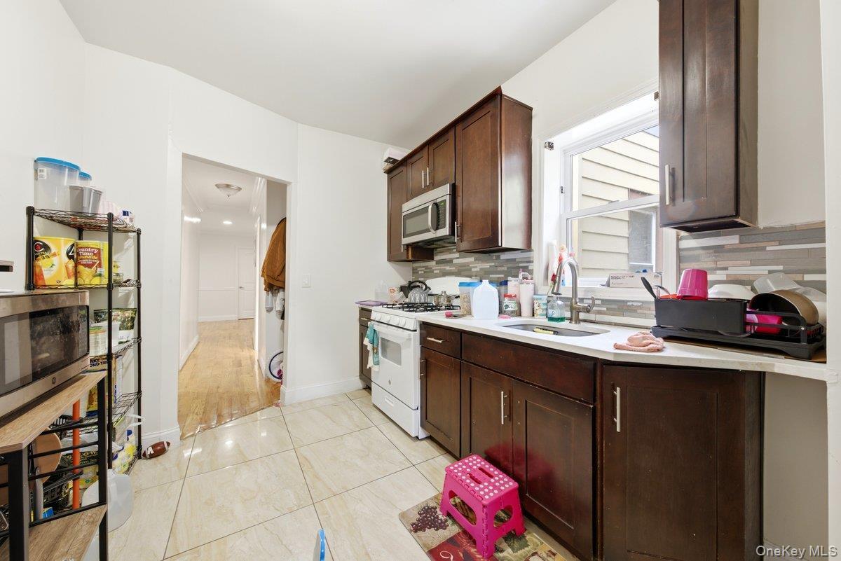 Single Family Bronx Boulevard Bronx, NY 10470, MLS-1032037-12