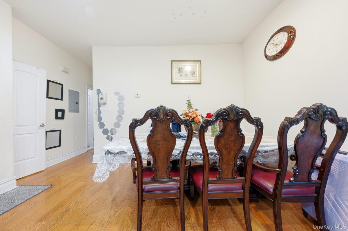 Single Family Bronx Boulevard Bronx, NY 10470, MLS-1032037-14