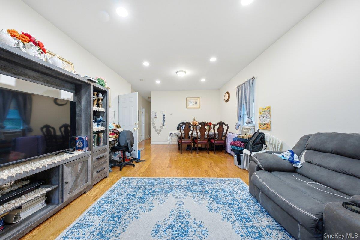 Single Family Bronx Boulevard Bronx, NY 10470, MLS-1032037-15