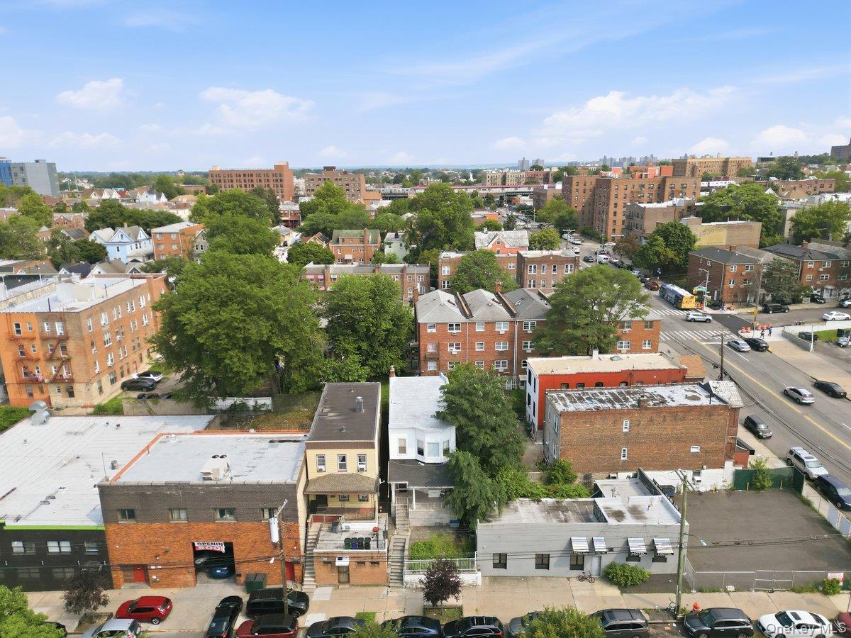 Single Family Bronx Boulevard Bronx, NY 10470, MLS-1032037-2