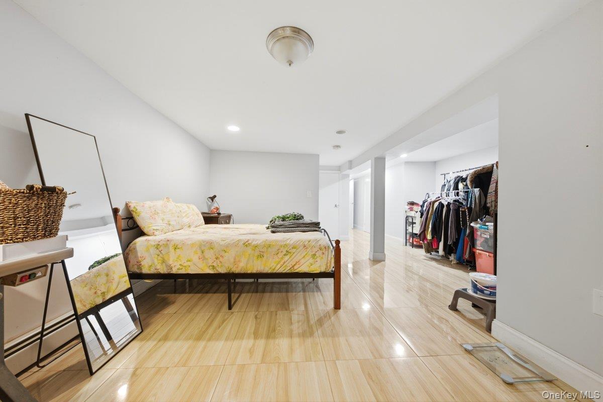Single Family Bronx Boulevard Bronx, NY 10470, MLS-1032037-24