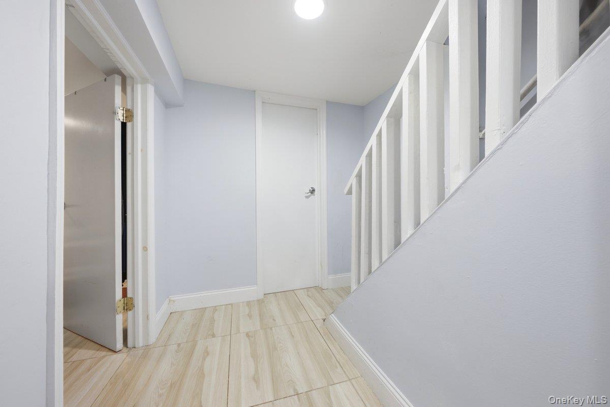 Single Family Bronx Boulevard Bronx, NY 10470, MLS-1032037-25