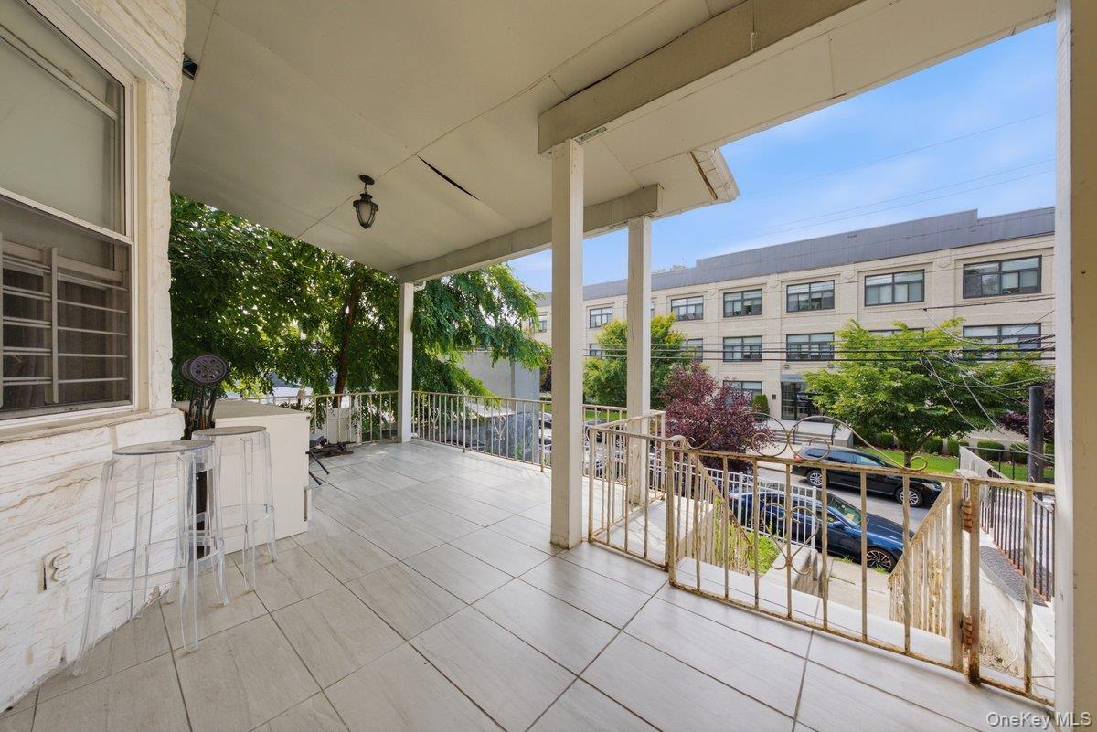 Single Family Bronx Boulevard Bronx, NY 10470, MLS-1032037-29
