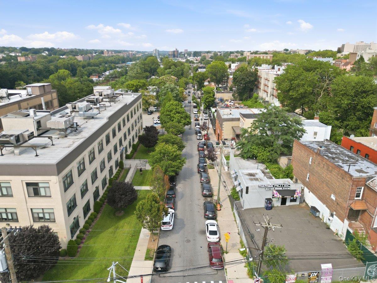 Single Family Bronx Boulevard Bronx, NY 10470, MLS-1032037-4