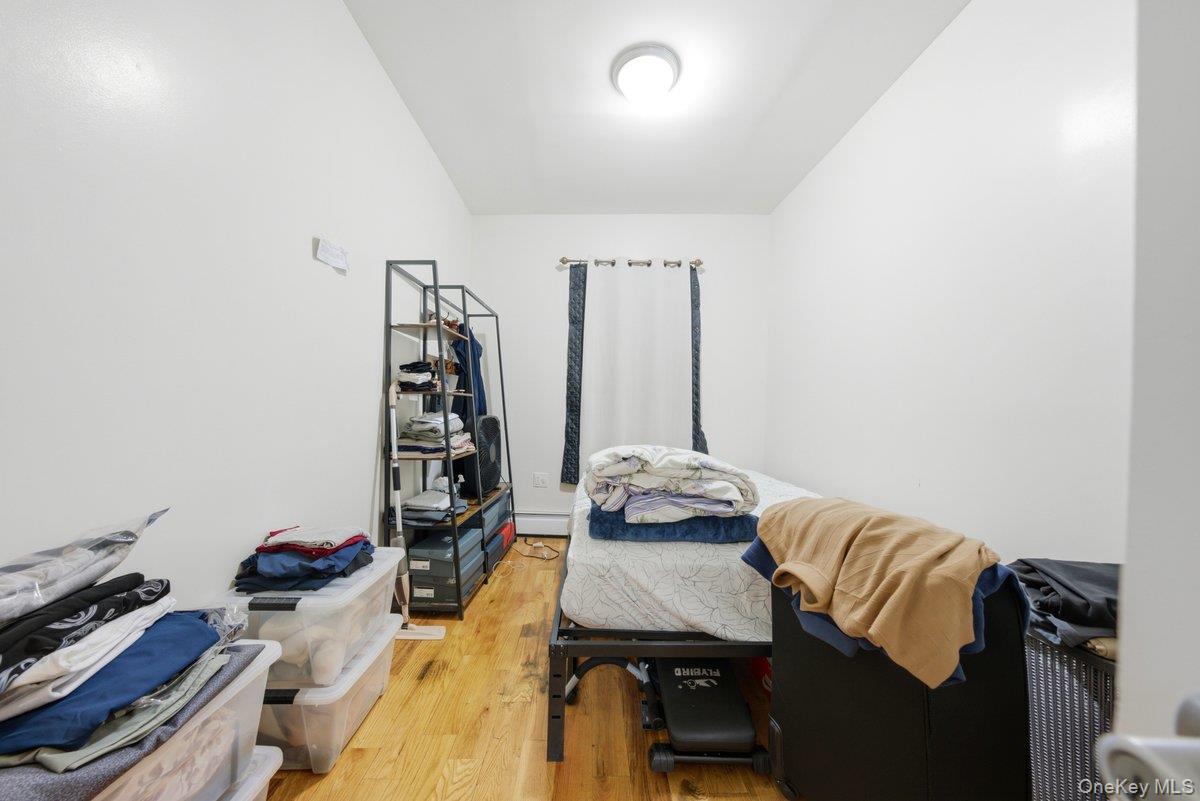 Single Family Bronx Boulevard Bronx, NY 10470, MLS-1032037-8