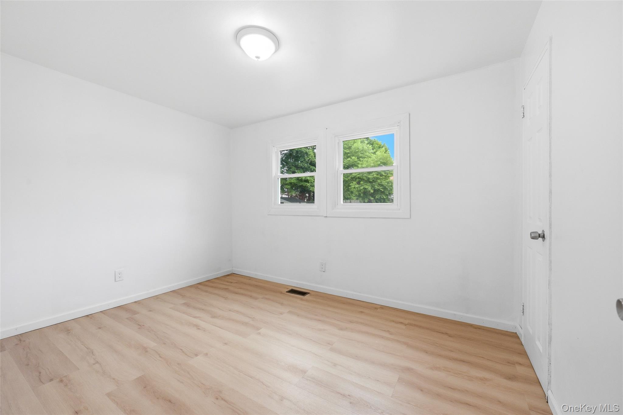 Single Family Bourdois Avenue Suffolk County, NY 11713, MLS-1032046-13