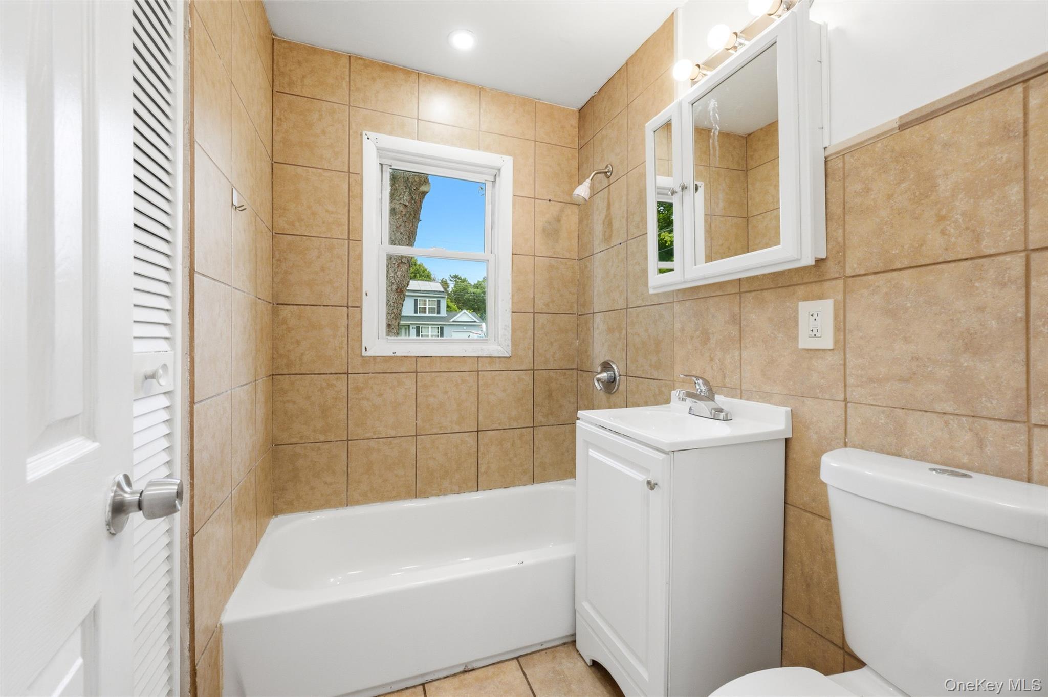 Single Family Bourdois Avenue Suffolk County, NY 11713, MLS-1032046-19
