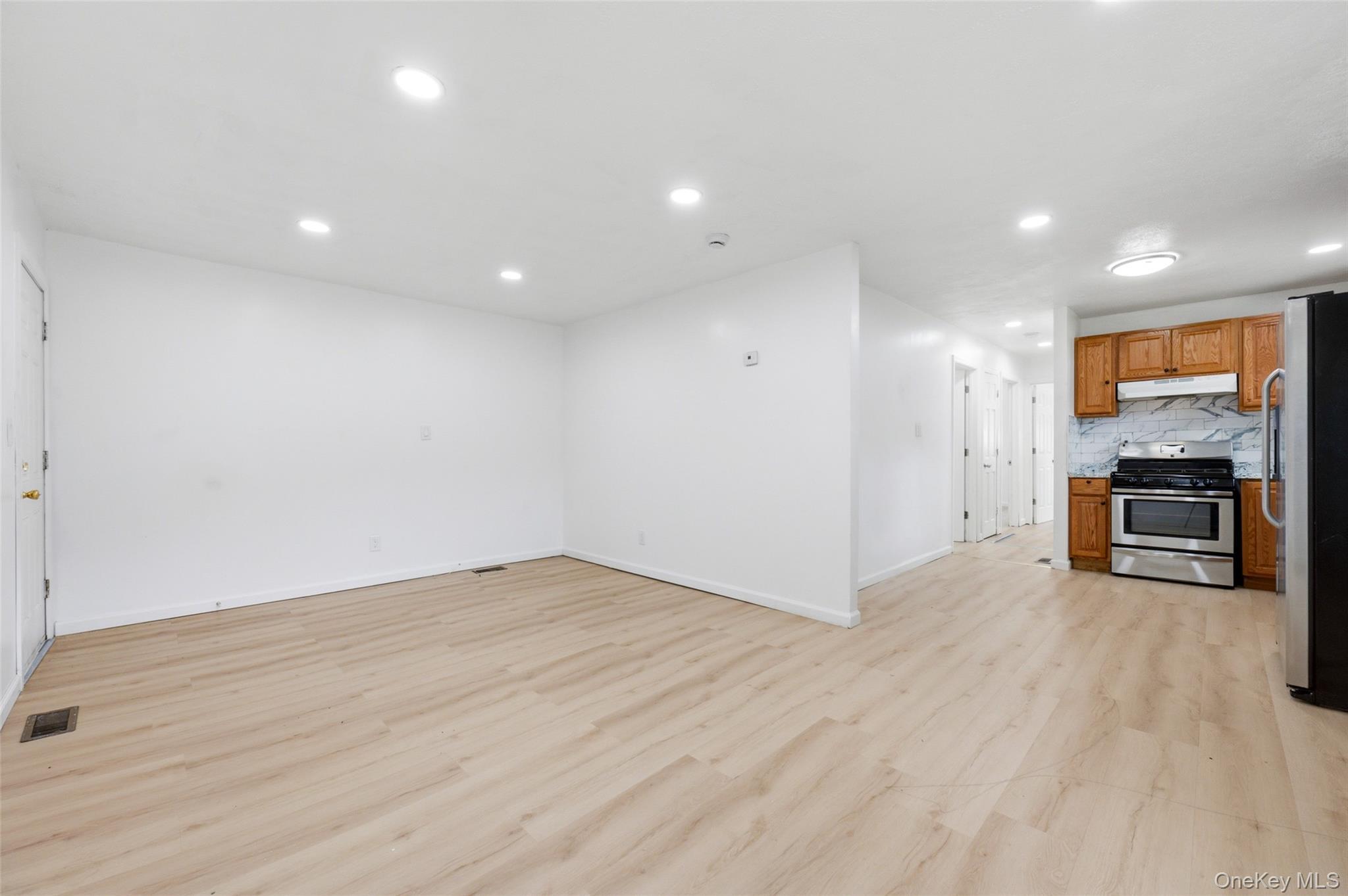 Single Family Bourdois Avenue Suffolk County, NY 11713, MLS-1032046-9