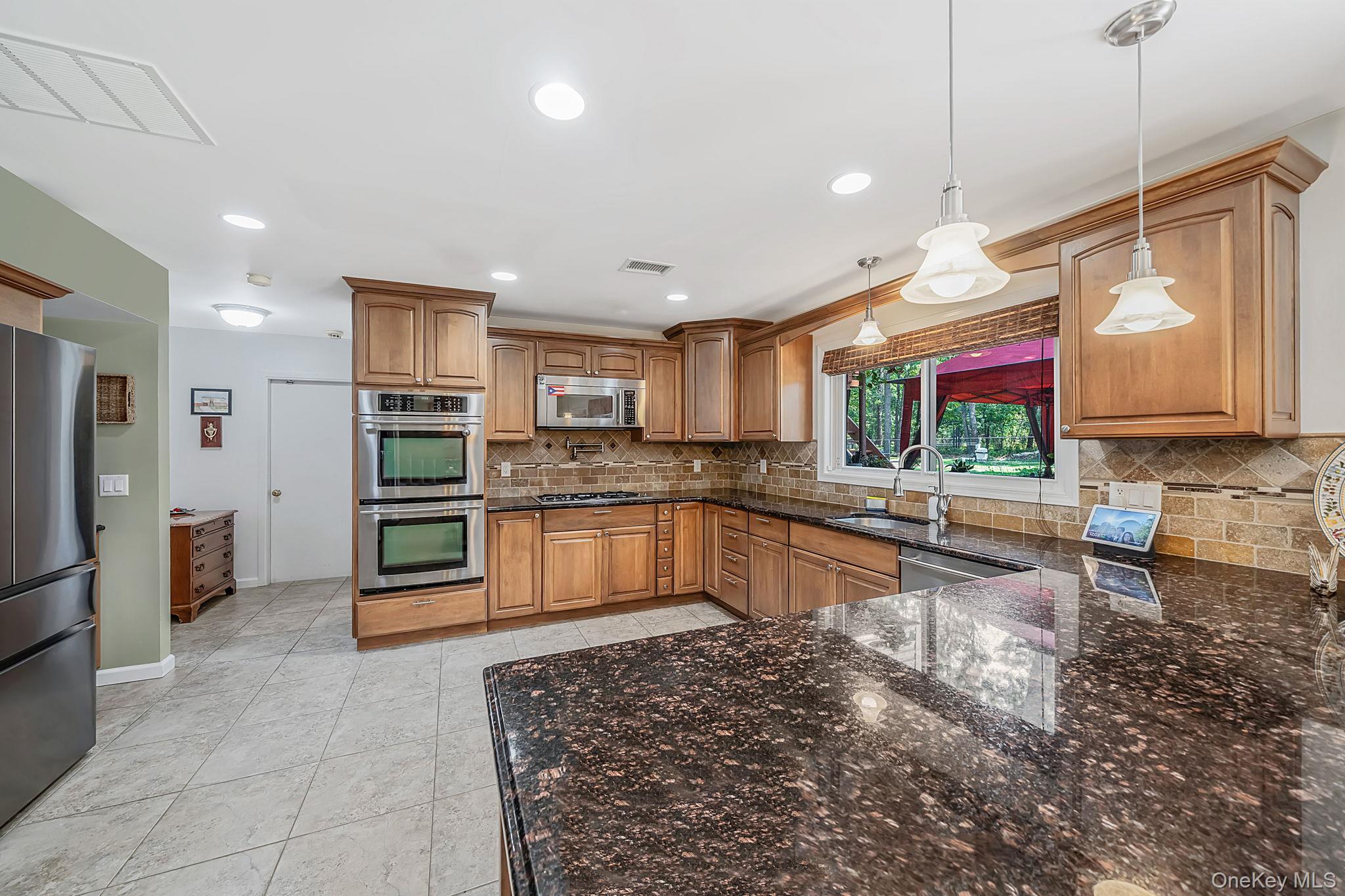 Single Family Robinson Avenue Suffolk County, NY 11772, MLS-1032055-12
