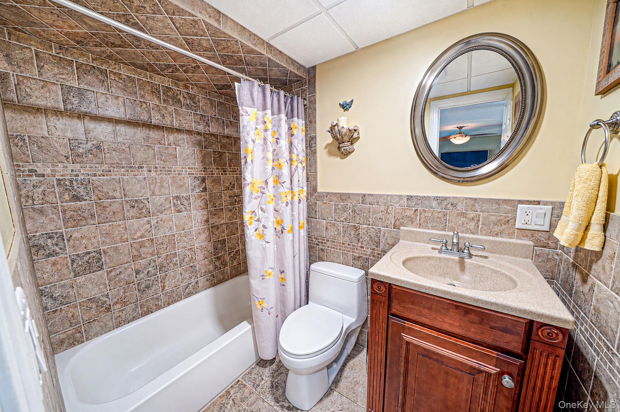 Single Family Robinson Avenue Suffolk County, NY 11772, MLS-1032055-17