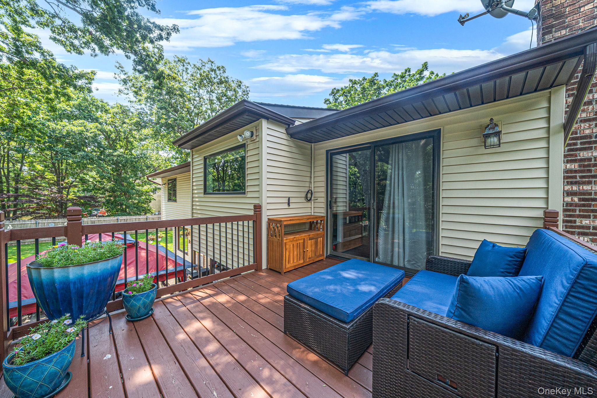Single Family Robinson Avenue Suffolk County, NY 11772, MLS-1032055-26