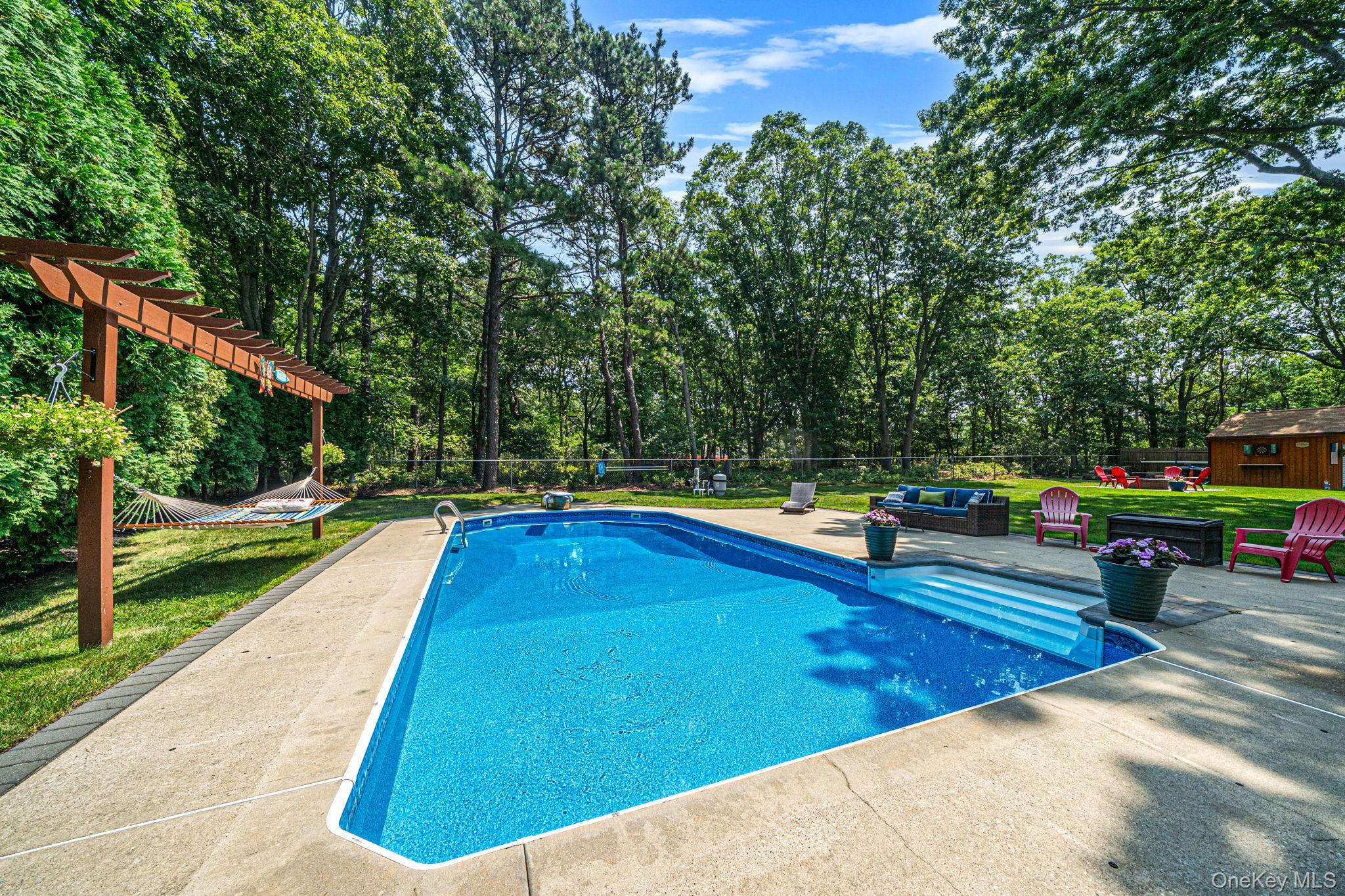 Single Family Robinson Avenue Suffolk County, NY 11772, MLS-1032055-39