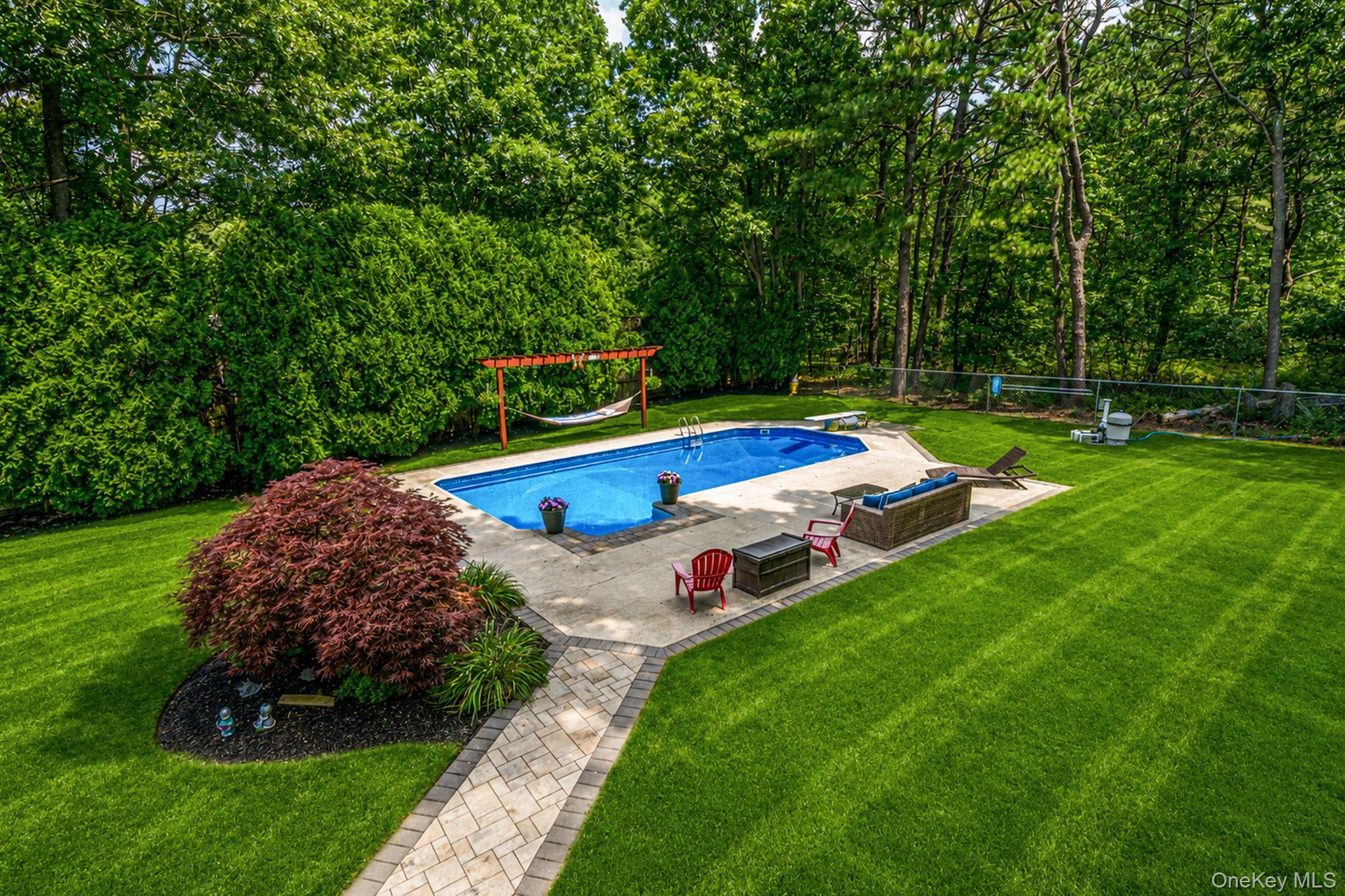 Single Family Robinson Avenue Suffolk County, NY 11772, MLS-1032055-4