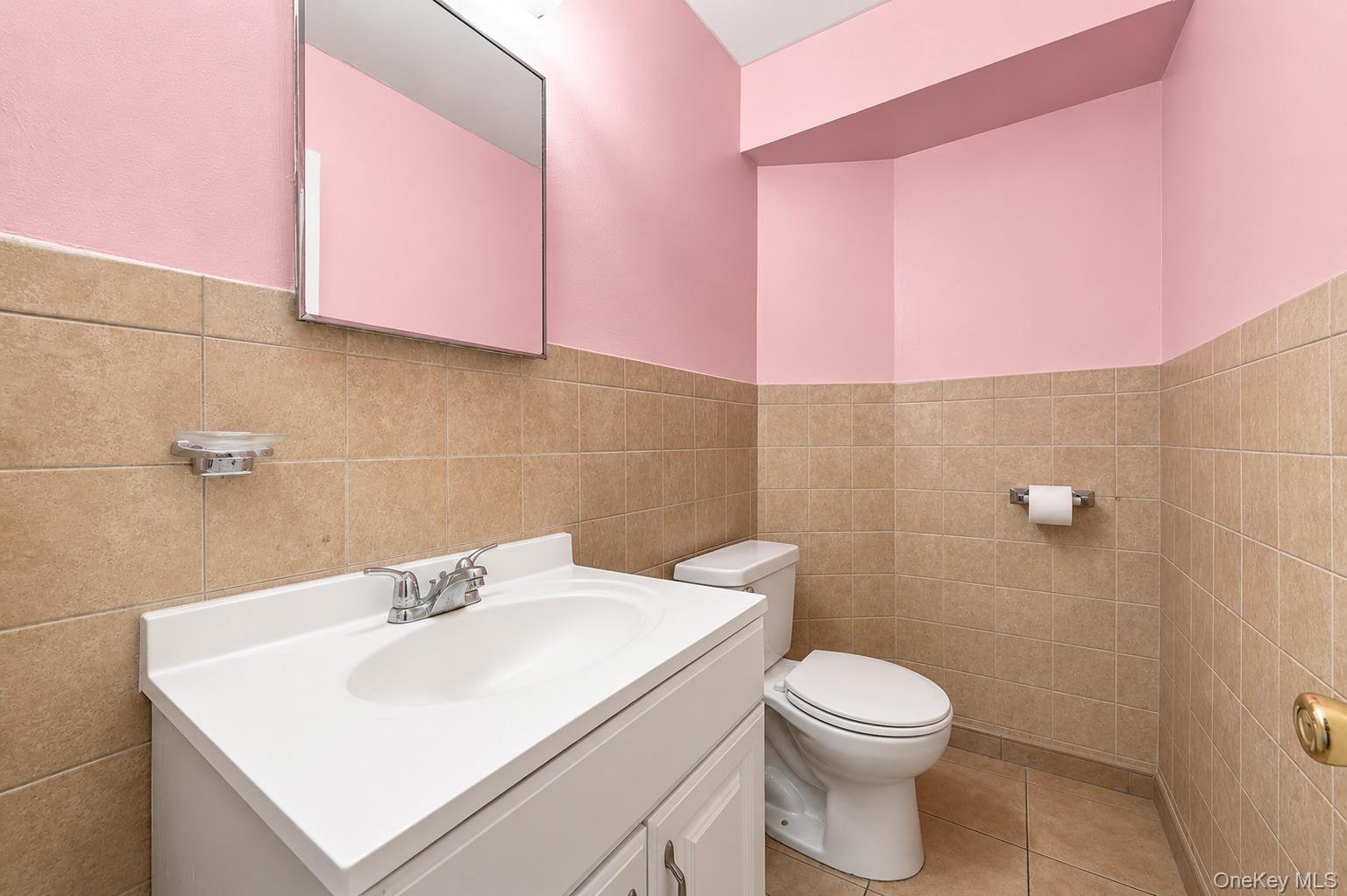 Single Family Tappen Court Staten Island, NY 10304, MLS-1032085-13