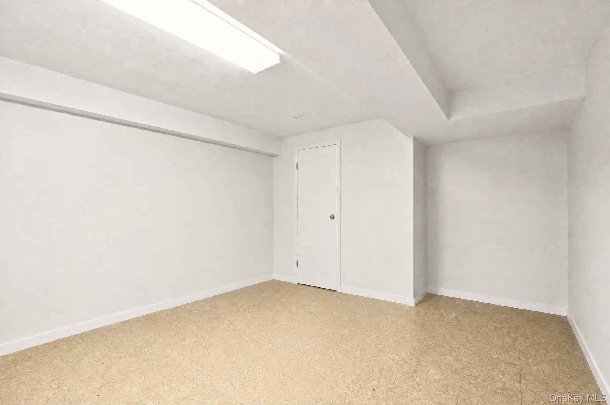 Single Family Tappen Court Staten Island, NY 10304, MLS-1032085-14