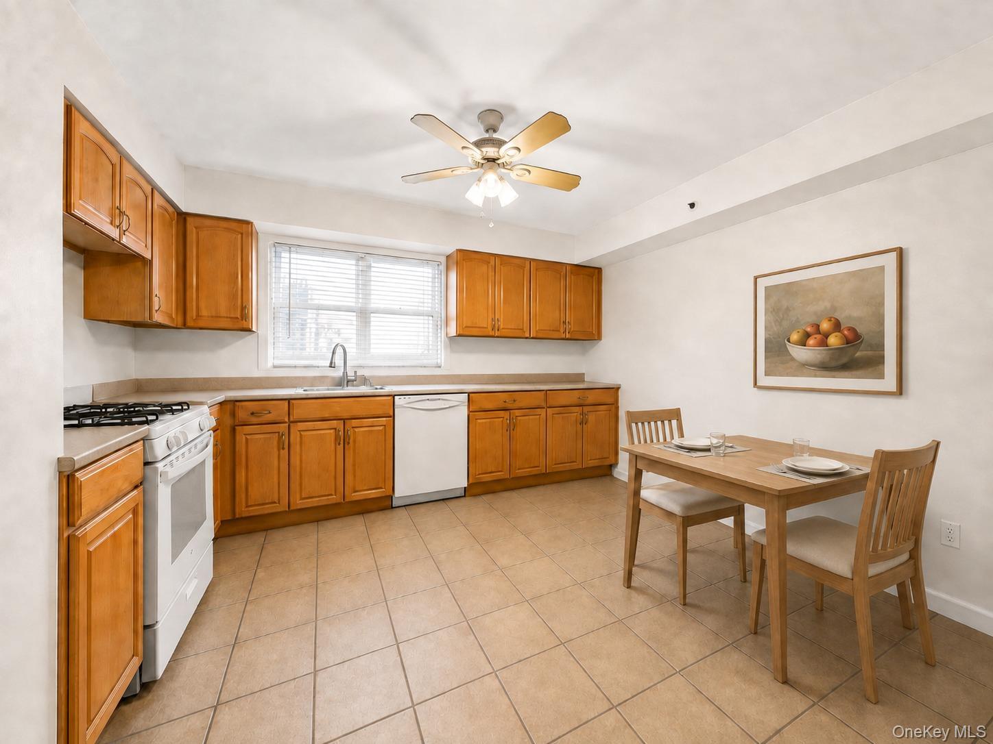 Single Family Tappen Court Staten Island, NY 10304, MLS-1032085-5