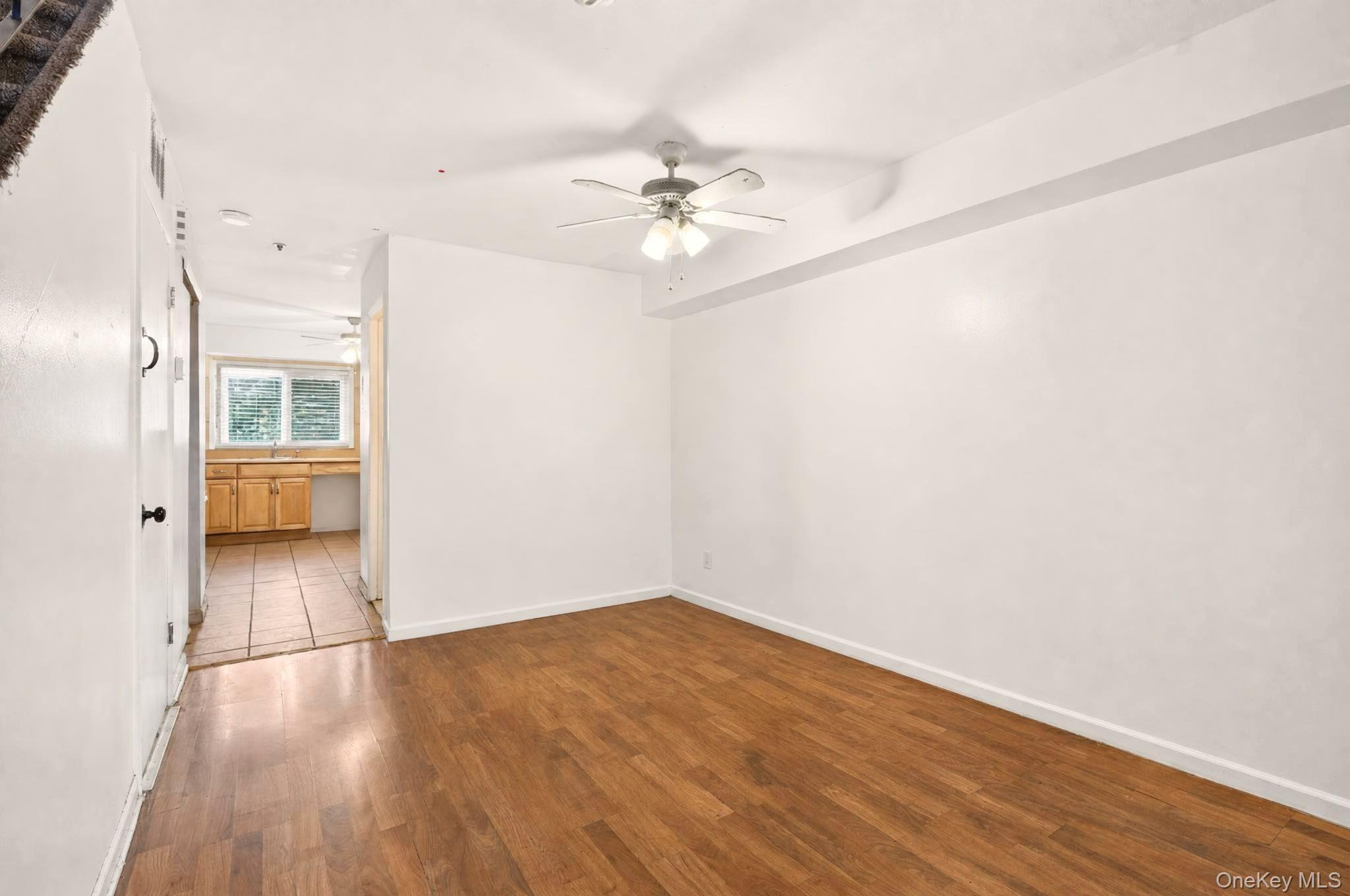 Single Family Tappen Court Staten Island, NY 10304, MLS-1032085-6