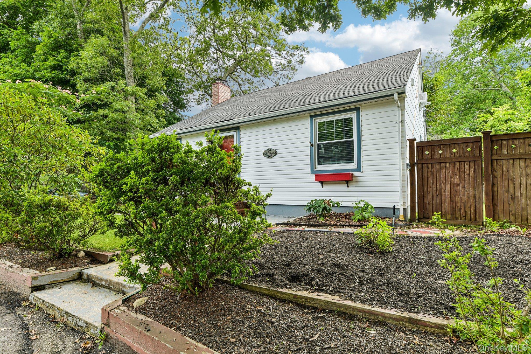 Single Family Solitaire Road Suffolk County, NY 11778, MLS-1032096-2
