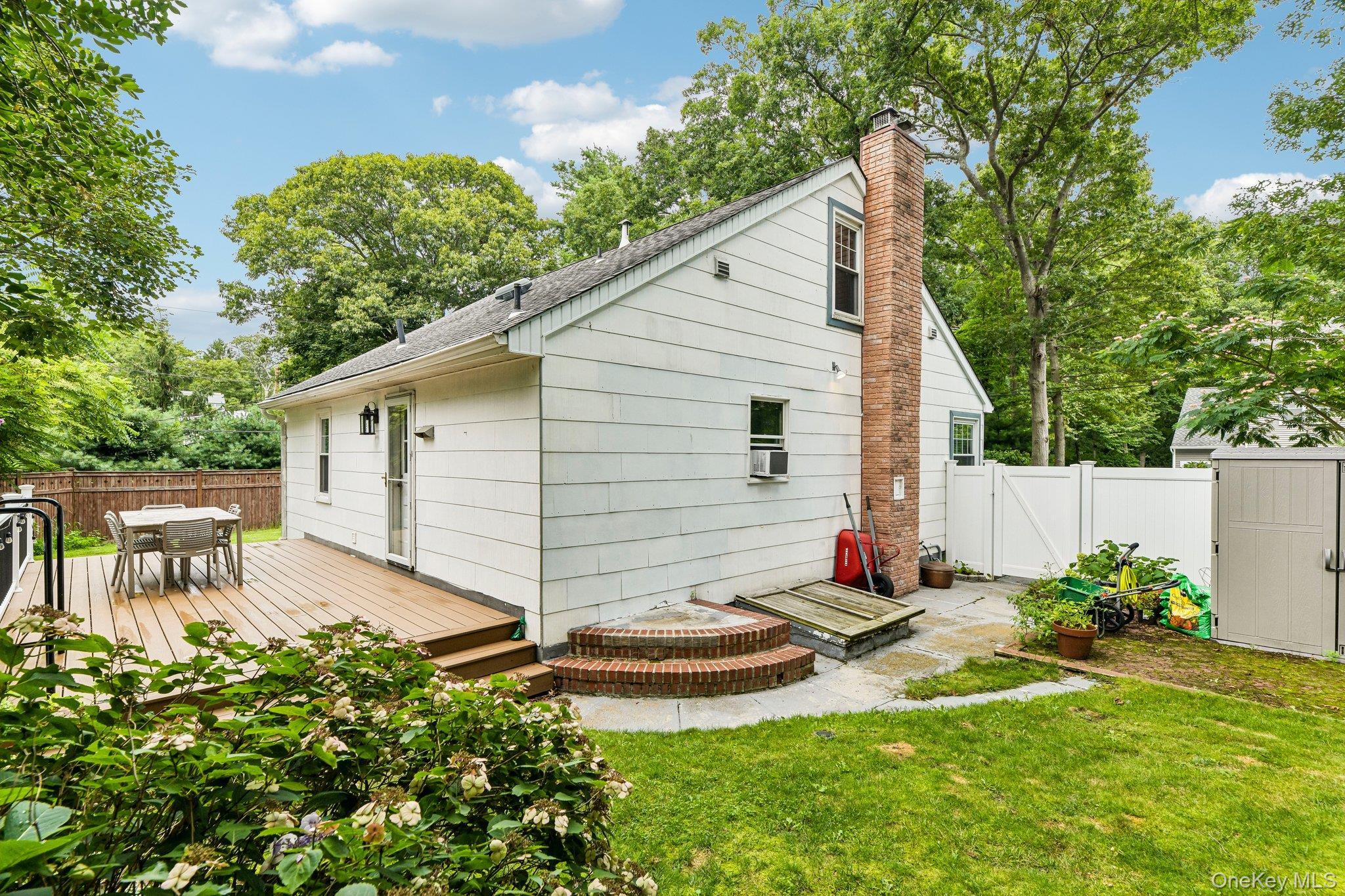Single Family Solitaire Road  Suffolk County, NY 11778, MLS-1032096-25