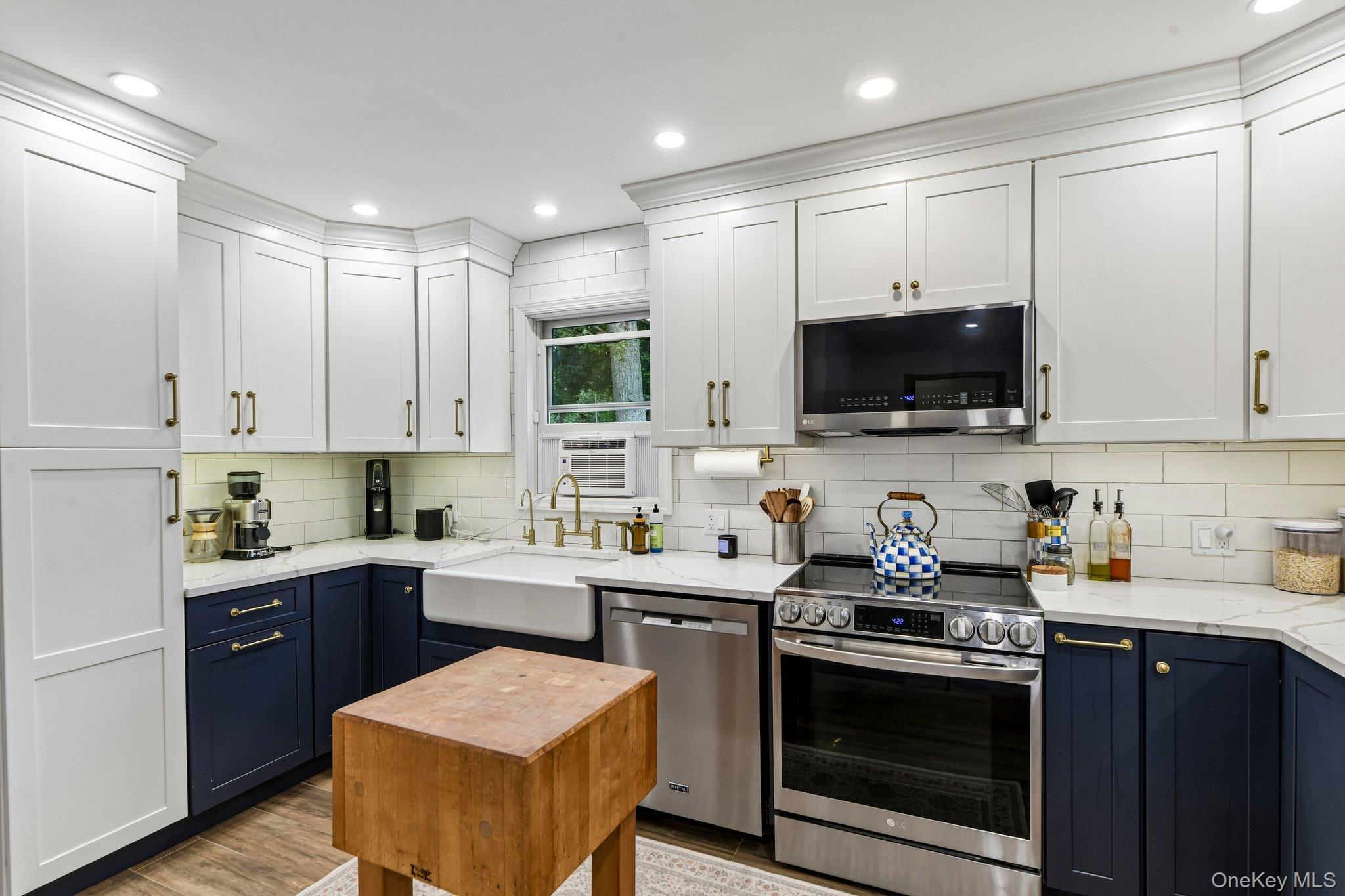 Single Family Solitaire Road Suffolk County, NY 11778, MLS-1032096-6