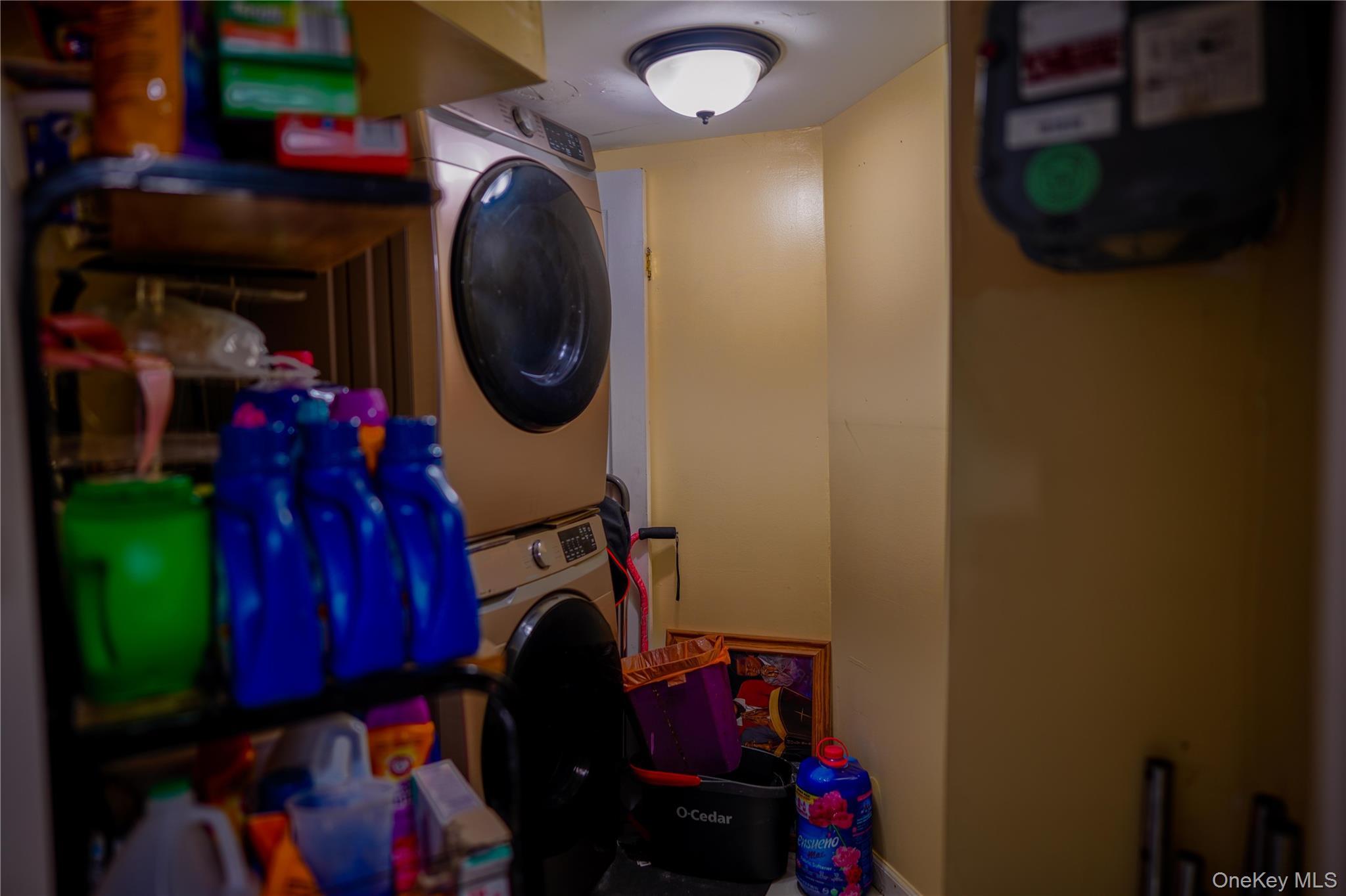 Single Family Mathewson Court  Queens, NY 11434, MLS-1032118-16