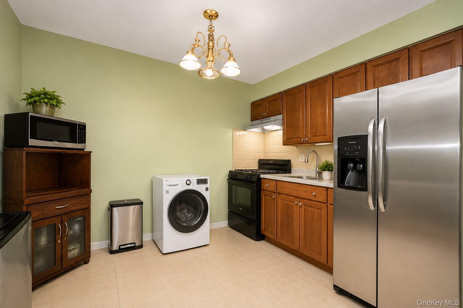 Single Family Beach 64th Street Queens, NY 11692, MLS-1032121-17