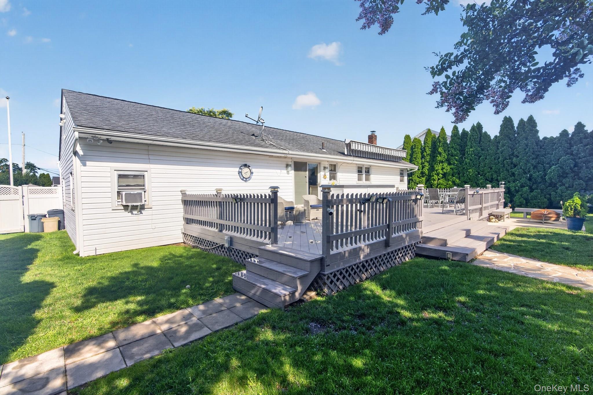 Single Family S 5th Street  Nassau County, NY 11714, MLS-1032127-6