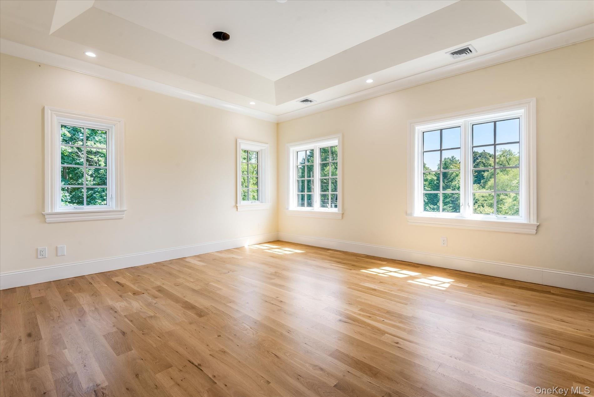 Single Family E Shore Road  Nassau County, NY 11024, MLS-1032128-31